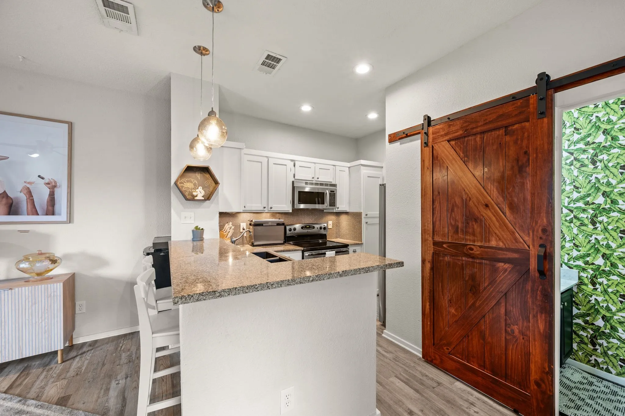 Condominium For Sale in Dallas County , 5740 Martel Avenue A13, Dallas, Texas 75206, 2 Bedroom, 2 Bathroom, Garage spaces, 925 Sqft, built in 1983, mls#21306946, Real Estate Agent in Dallas, Homes For Sale in Dallas county, Homes For Sale in Dallas, Realtor in Dallas Texas, Real Estate Brokerage Independent Realty Texas, Luminita Cordes Realtor