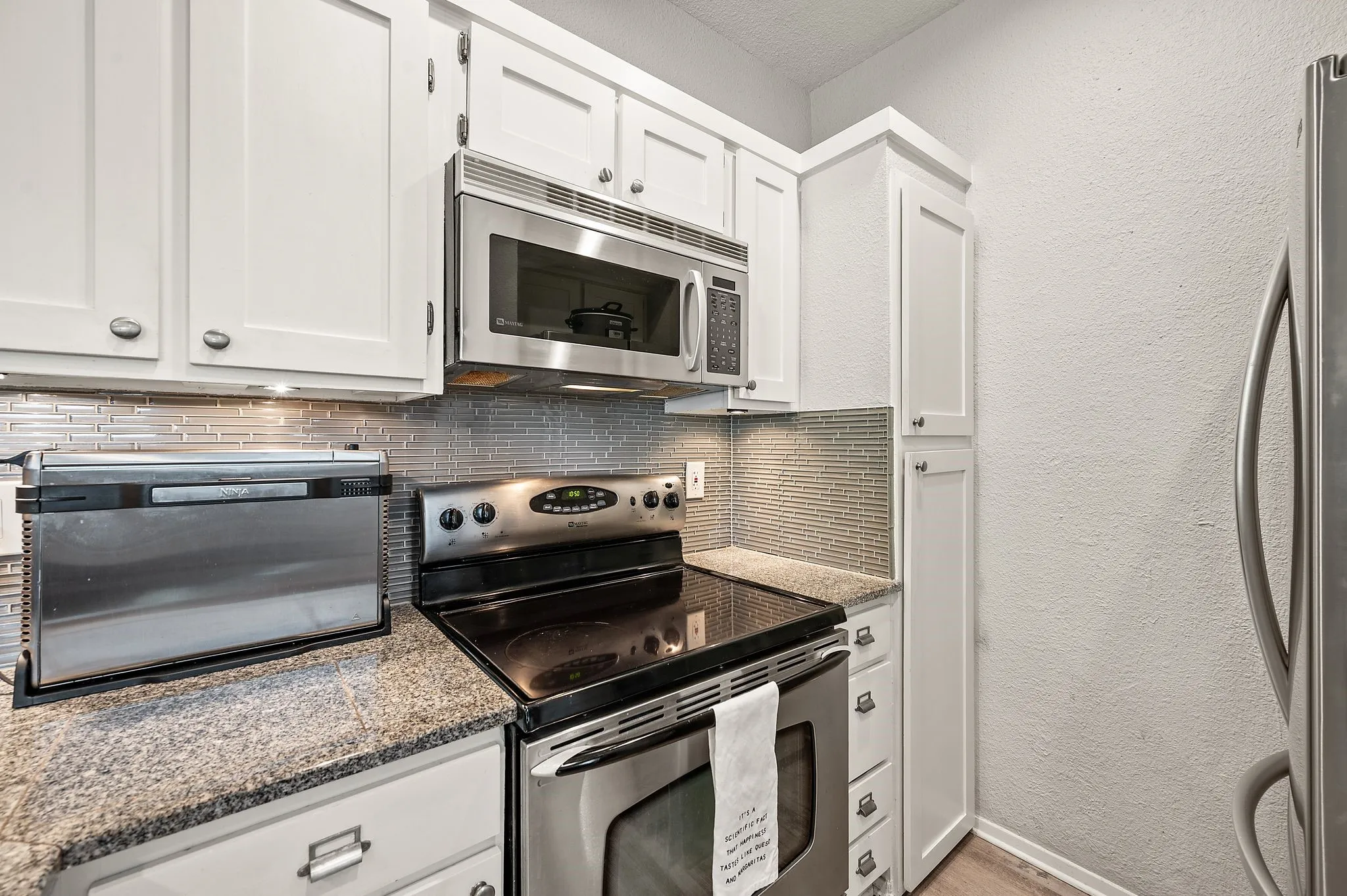 Condominium For Sale in Dallas County , 5740 Martel Avenue A13, Dallas, Texas 75206, 2 Bedroom, 2 Bathroom, Garage spaces, 925 Sqft, built in 1983, mls#21306946, Real Estate Agent in Dallas, Homes For Sale in Dallas county, Homes For Sale in Dallas, Realtor in Dallas Texas, Real Estate Brokerage Independent Realty Texas, Luminita Cordes Realtor