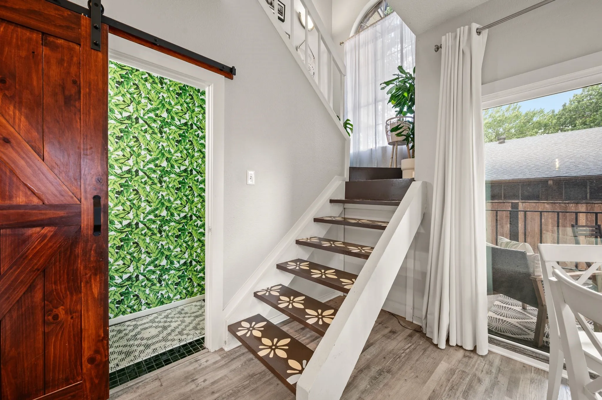 Condominium For Sale in Dallas County , 5740 Martel Avenue A13, Dallas, Texas 75206, 2 Bedroom, 2 Bathroom, Garage spaces, 925 Sqft, built in 1983, mls#21306946, Real Estate Agent in Dallas, Homes For Sale in Dallas county, Homes For Sale in Dallas, Realtor in Dallas Texas, Real Estate Brokerage Independent Realty Texas, Luminita Cordes Realtor
