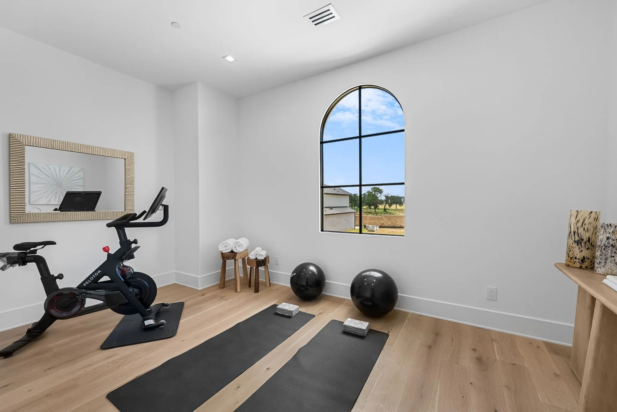 Single Family Residence For Sale in Tarrant County , 104 Murano, Southlake, Texas 76092, 4 Bedroom, 5 Bathroom, 2 Garage spaces, 4,577 Sqft, built in 2026, mls#21304378, Real Estate Agent in Southlake, Homes For Sale in Tarrant county, Homes For Sale in Southlake, Realtor in Southlake Texas, Real Estate Brokerage Independent Realty Texas, Luminita Cordes Realtor
