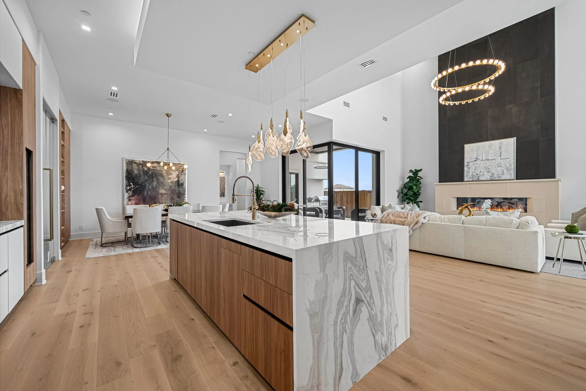 Single Family Residence For Sale in Tarrant County , 104 Murano, Southlake, Texas 76092, 4 Bedroom, 5 Bathroom, 2 Garage spaces, 4,577 Sqft, built in 2026, mls#21304378, Real Estate Agent in Southlake, Homes For Sale in Tarrant county, Homes For Sale in Southlake, Realtor in Southlake Texas, Real Estate Brokerage Independent Realty Texas, Luminita Cordes Realtor