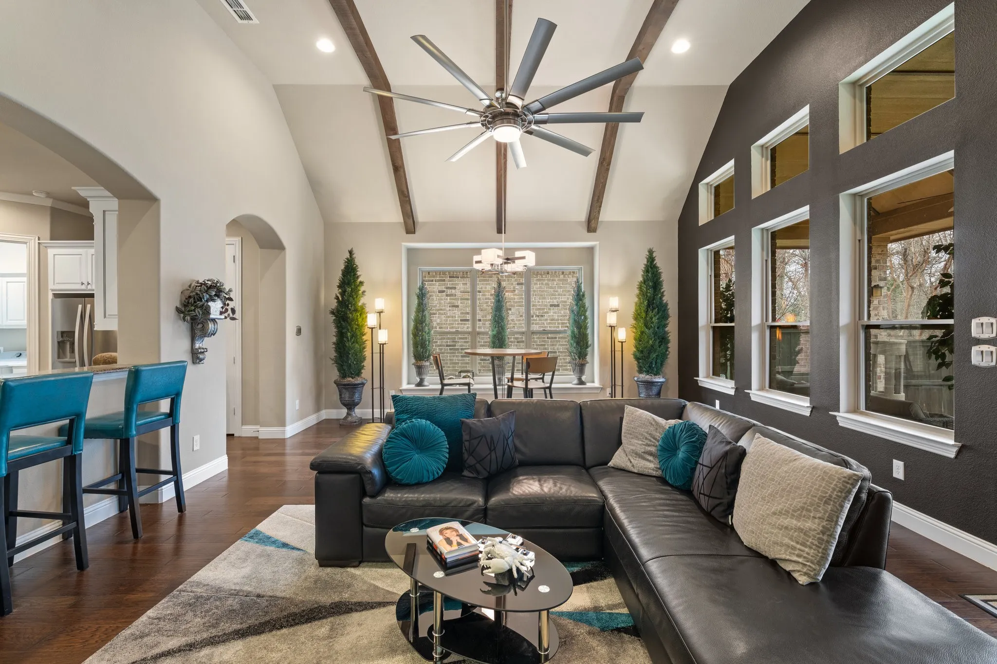 Single Family Residence For Sale in Tarrant County , 4711 Taylor Lane, Grapevine, Texas 76051, 4 Bedroom, 4 Bathroom, 2 Garage spaces, 3,047 Sqft, built in 2014, mls#21289791, Real Estate Agent in Grapevine, Homes For Sale in Tarrant county, Homes For Sale in Grapevine, Realtor in Grapevine Texas, Real Estate Brokerage Independent Realty Texas, Luminita Cordes Realtor