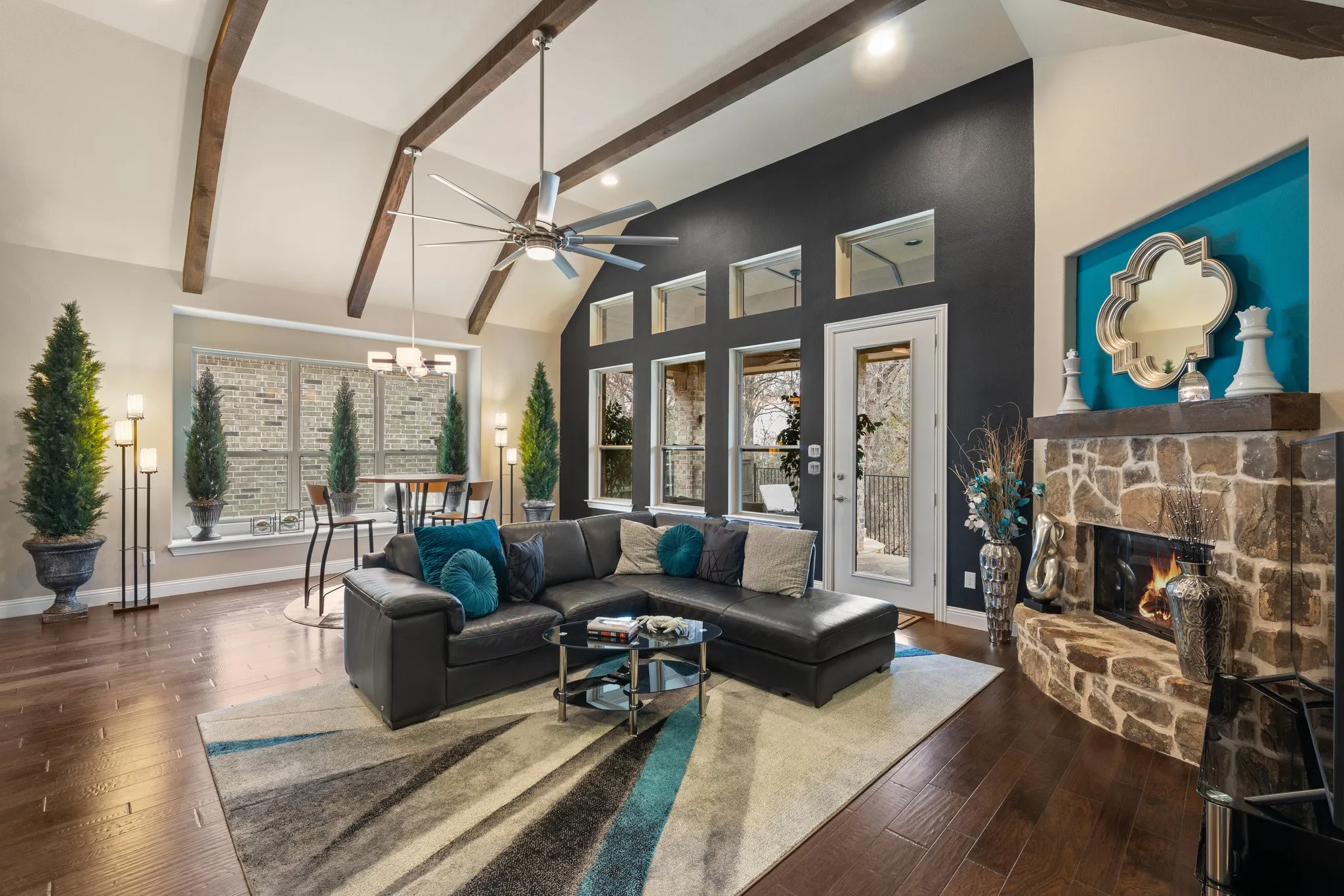 Single Family Residence For Sale in Tarrant County , 4711 Taylor Lane, Grapevine, Texas 76051, 4 Bedroom, 4 Bathroom, 2 Garage spaces, 3,047 Sqft, built in 2014, mls#21289791, Real Estate Agent in Grapevine, Homes For Sale in Tarrant county, Homes For Sale in Grapevine, Realtor in Grapevine Texas, Real Estate Brokerage Independent Realty Texas, Luminita Cordes Realtor