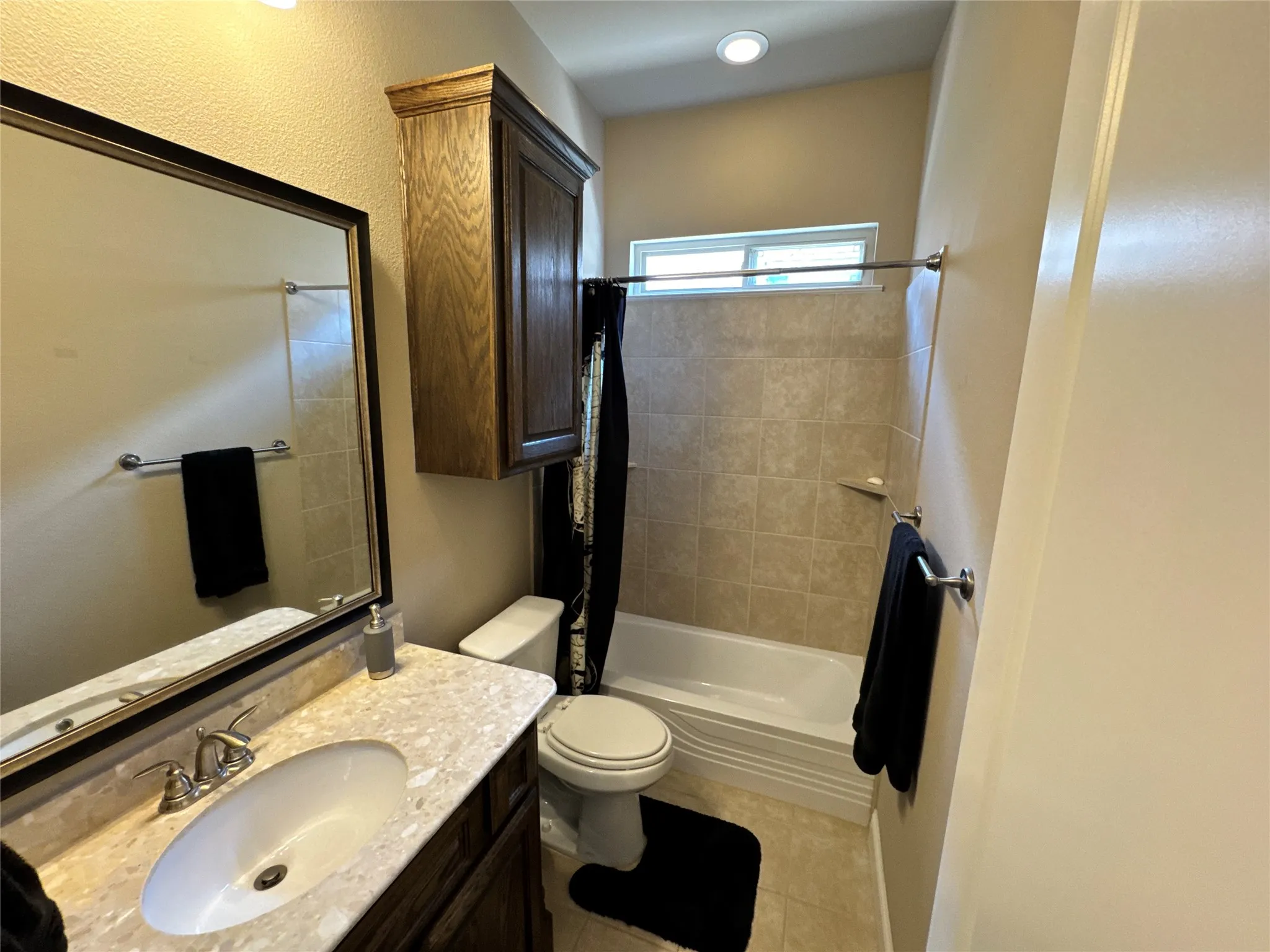 Upstairs hall bath #3