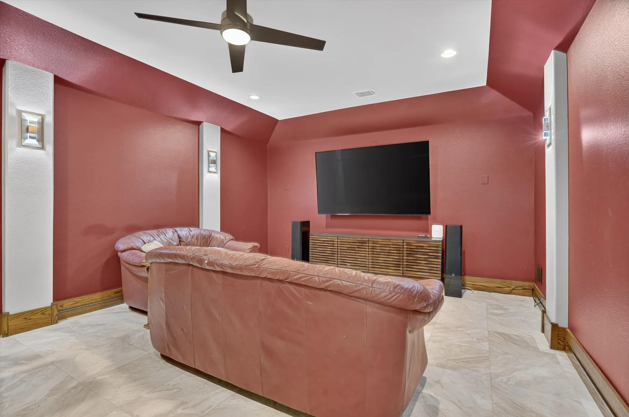 Single Family Residence For Sale in Denton County , 6627 Dolan Falls Dr, Argyle, Texas 76226, 5 Bedroom, 5 Bathroom, 3 Garage spaces, 4,240 Sqft, built in 2016, mls#21306331, Real Estate Agent in Argyle, Homes For Sale in Denton county, Homes For Sale in Argyle, Realtor in Argyle Texas, Real Estate Brokerage Independent Realty Texas, Luminita Cordes Realtor