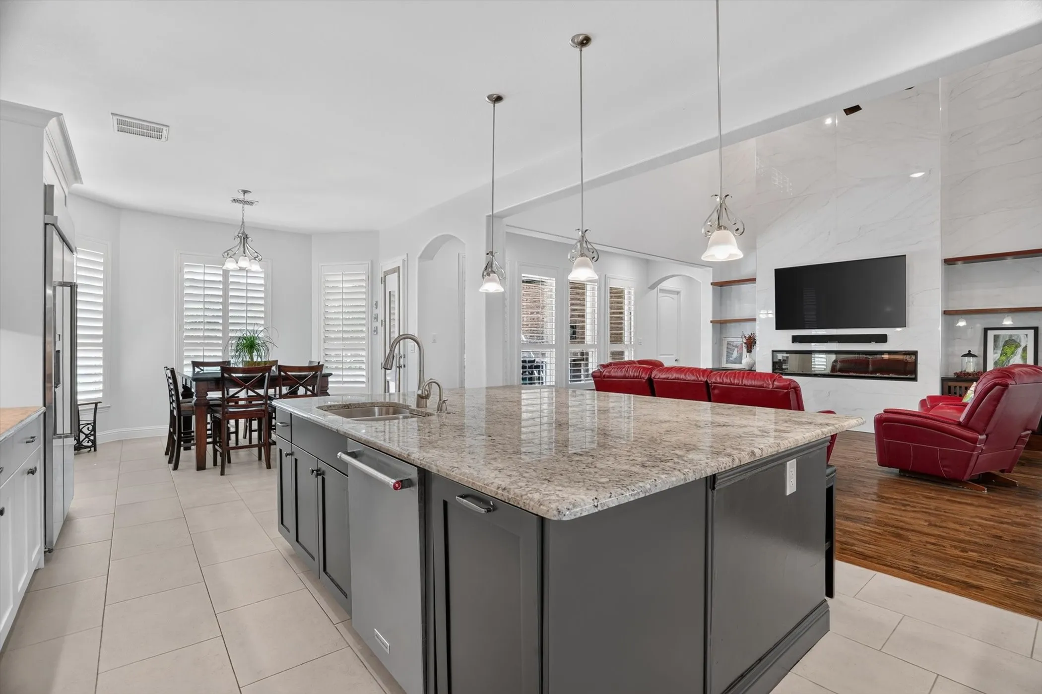Single Family Residence For Sale in Denton County , 6627 Dolan Falls Dr, Argyle, Texas 76226, 5 Bedroom, 5 Bathroom, 3 Garage spaces, 4,240 Sqft, built in 2016, mls#21306331, Real Estate Agent in Argyle, Homes For Sale in Denton county, Homes For Sale in Argyle, Realtor in Argyle Texas, Real Estate Brokerage Independent Realty Texas, Luminita Cordes Realtor