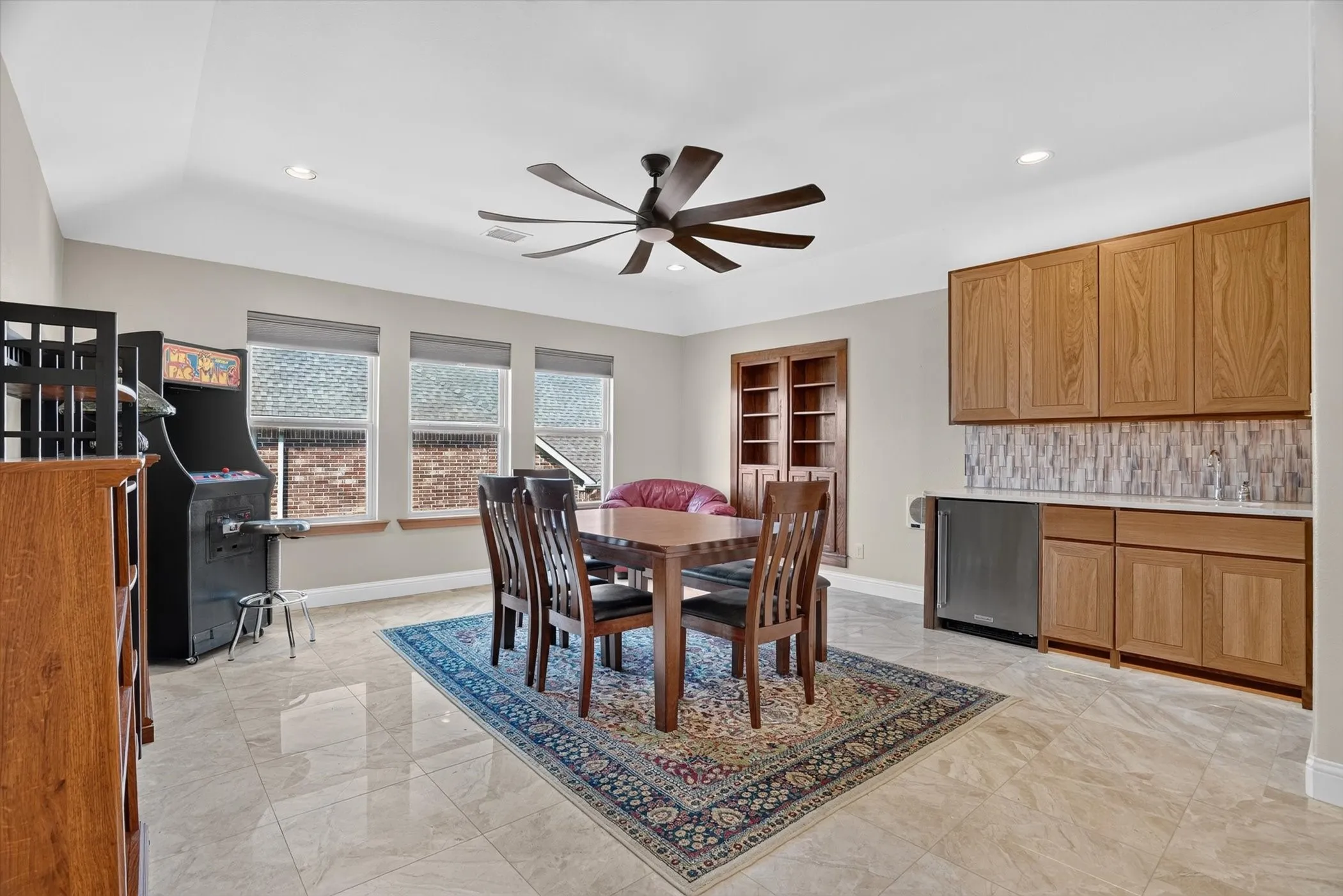 Single Family Residence For Sale in Denton County , 6627 Dolan Falls Dr, Argyle, Texas 76226, 5 Bedroom, 5 Bathroom, 3 Garage spaces, 4,240 Sqft, built in 2016, mls#21306331, Real Estate Agent in Argyle, Homes For Sale in Denton county, Homes For Sale in Argyle, Realtor in Argyle Texas, Real Estate Brokerage Independent Realty Texas, Luminita Cordes Realtor