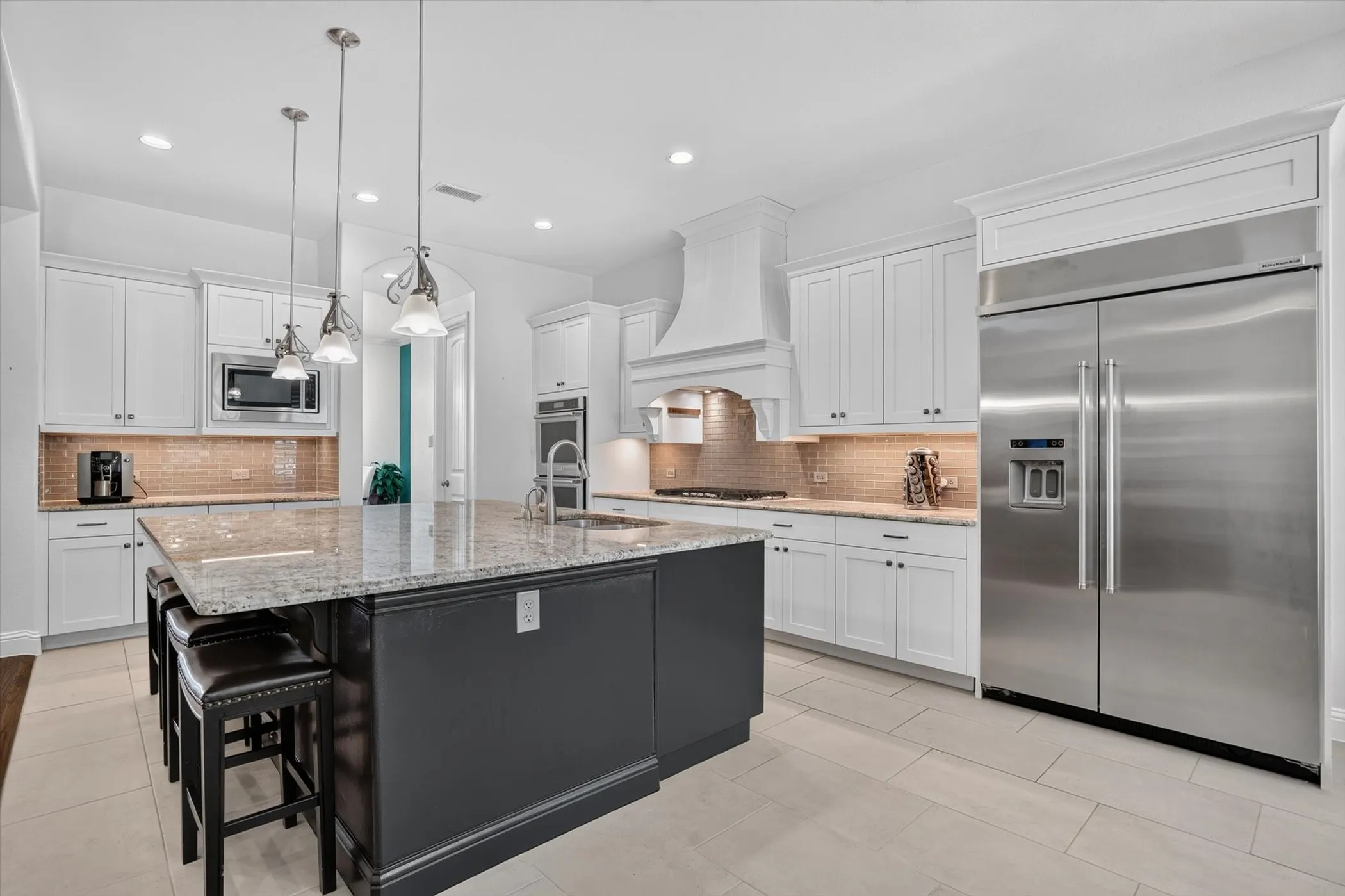 Single Family Residence For Sale in Denton County , 6627 Dolan Falls Dr, Argyle, Texas 76226, 5 Bedroom, 5 Bathroom, 3 Garage spaces, 4,240 Sqft, built in 2016, mls#21306331, Real Estate Agent in Argyle, Homes For Sale in Denton county, Homes For Sale in Argyle, Realtor in Argyle Texas, Real Estate Brokerage Independent Realty Texas, Luminita Cordes Realtor