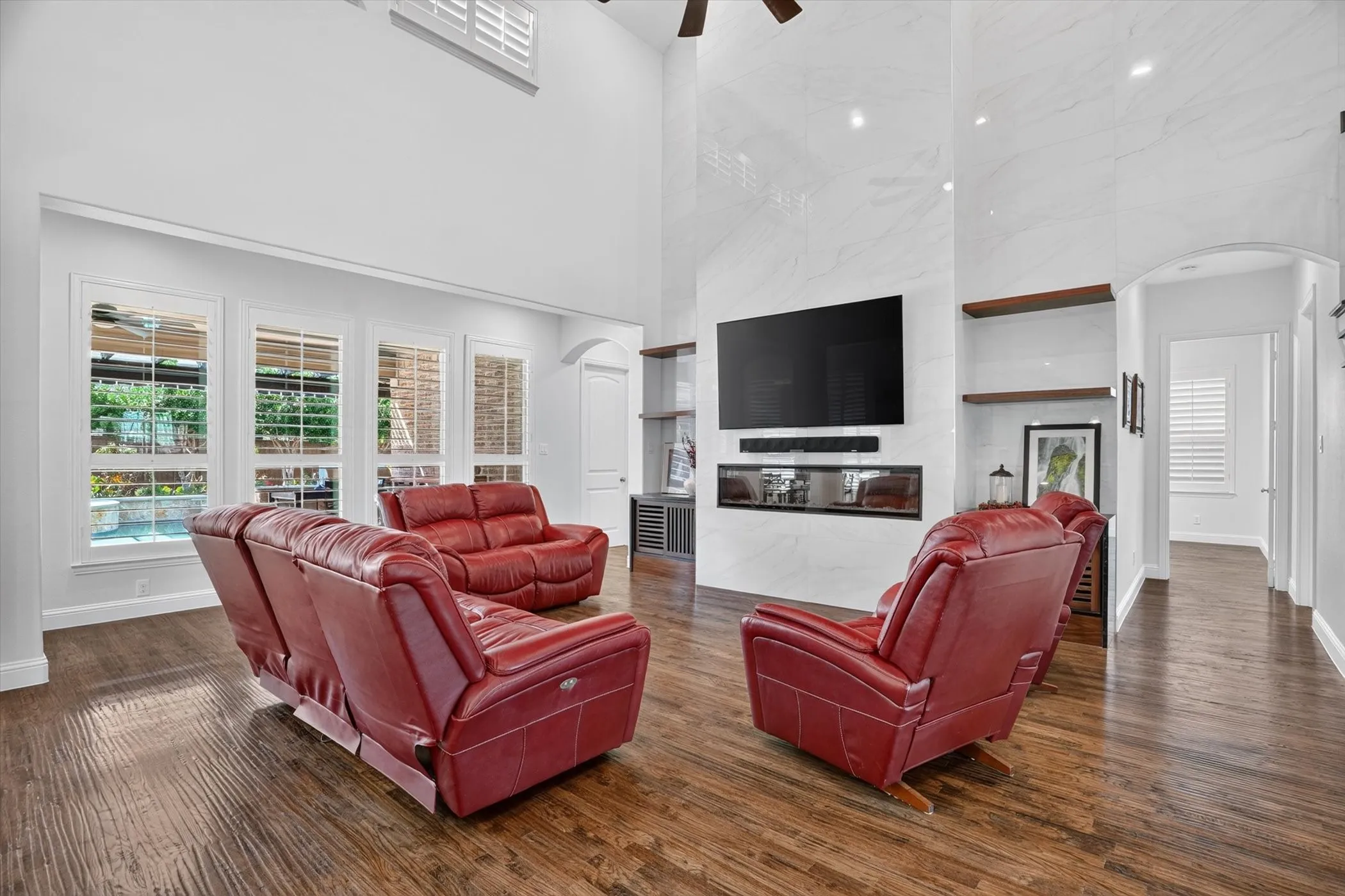 Single Family Residence For Sale in Denton County , 6627 Dolan Falls Dr, Argyle, Texas 76226, 5 Bedroom, 5 Bathroom, 3 Garage spaces, 4,240 Sqft, built in 2016, mls#21306331, Real Estate Agent in Argyle, Homes For Sale in Denton county, Homes For Sale in Argyle, Realtor in Argyle Texas, Real Estate Brokerage Independent Realty Texas, Luminita Cordes Realtor