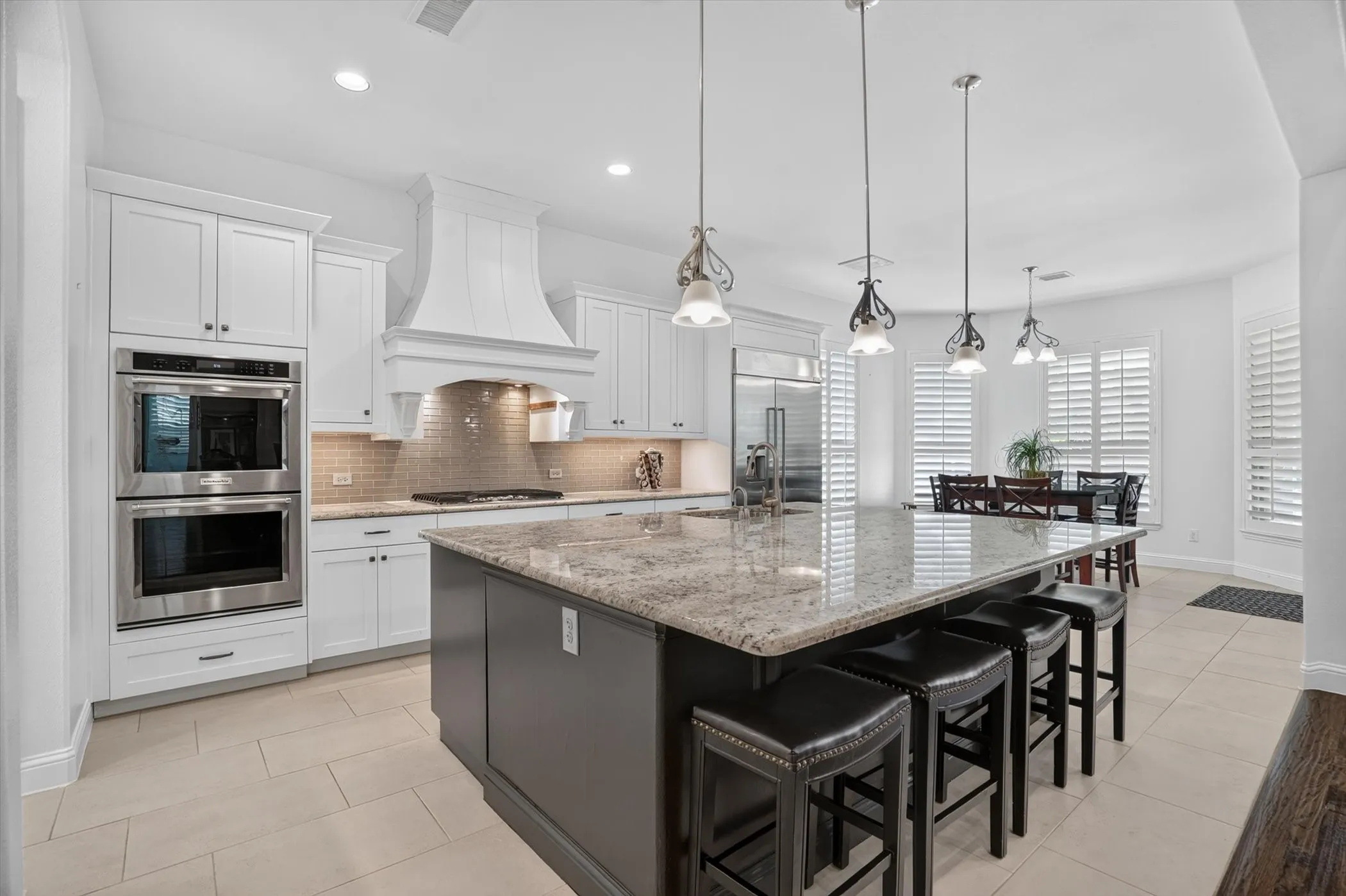 Single Family Residence For Sale in Denton County , 6627 Dolan Falls Dr, Argyle, Texas 76226, 5 Bedroom, 5 Bathroom, 3 Garage spaces, 4,240 Sqft, built in 2016, mls#21306331, Real Estate Agent in Argyle, Homes For Sale in Denton county, Homes For Sale in Argyle, Realtor in Argyle Texas, Real Estate Brokerage Independent Realty Texas, Luminita Cordes Realtor