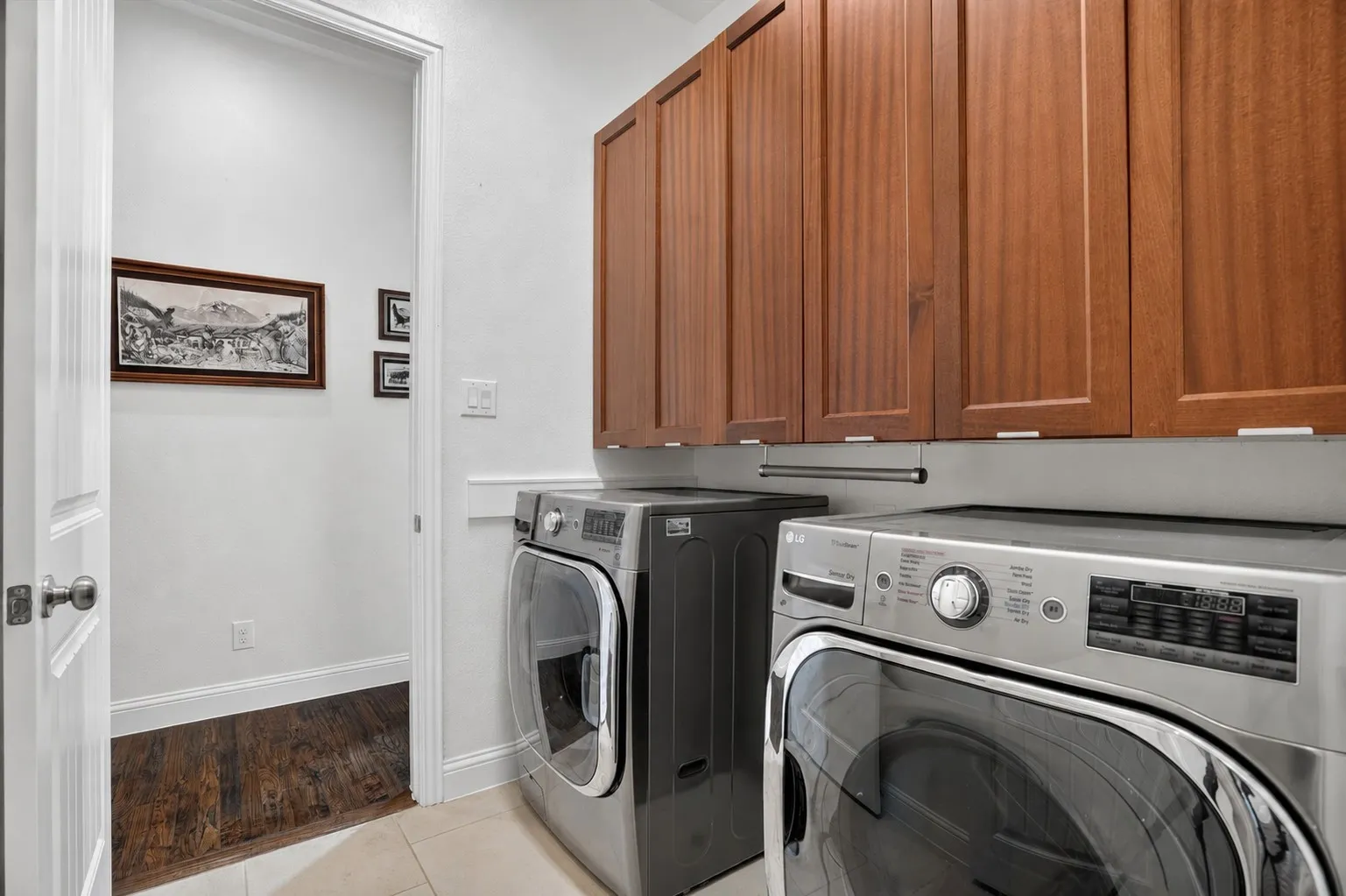 Single Family Residence For Sale in Denton County , 6627 Dolan Falls Dr, Argyle, Texas 76226, 5 Bedroom, 5 Bathroom, 3 Garage spaces, 4,240 Sqft, built in 2016, mls#21306331, Real Estate Agent in Argyle, Homes For Sale in Denton county, Homes For Sale in Argyle, Realtor in Argyle Texas, Real Estate Brokerage Independent Realty Texas, Luminita Cordes Realtor