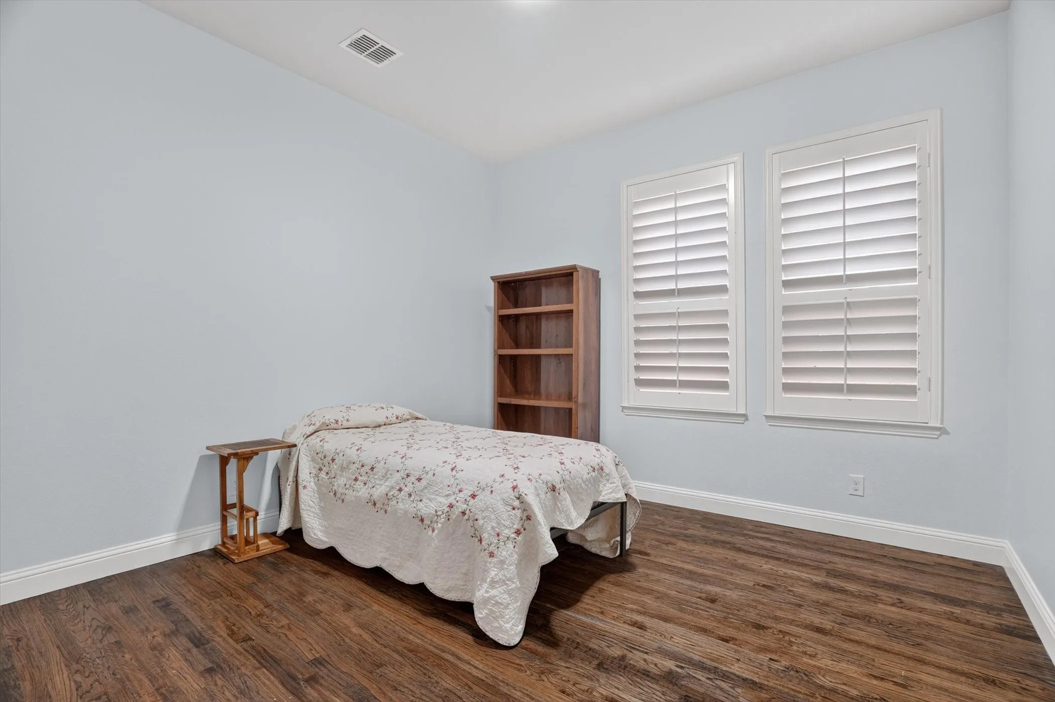 Single Family Residence For Sale in Denton County , 6627 Dolan Falls Dr, Argyle, Texas 76226, 5 Bedroom, 5 Bathroom, 3 Garage spaces, 4,240 Sqft, built in 2016, mls#21306331, Real Estate Agent in Argyle, Homes For Sale in Denton county, Homes For Sale in Argyle, Realtor in Argyle Texas, Real Estate Brokerage Independent Realty Texas, Luminita Cordes Realtor
