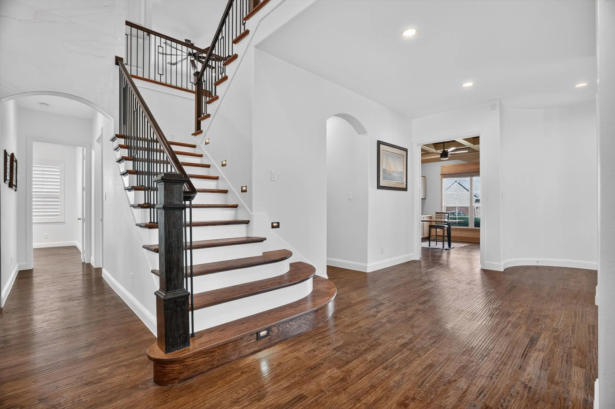 Single Family Residence For Sale in Denton County , 6627 Dolan Falls Dr, Argyle, Texas 76226, 5 Bedroom, 5 Bathroom, 3 Garage spaces, 4,240 Sqft, built in 2016, mls#21306331, Real Estate Agent in Argyle, Homes For Sale in Denton county, Homes For Sale in Argyle, Realtor in Argyle Texas, Real Estate Brokerage Independent Realty Texas, Luminita Cordes Realtor