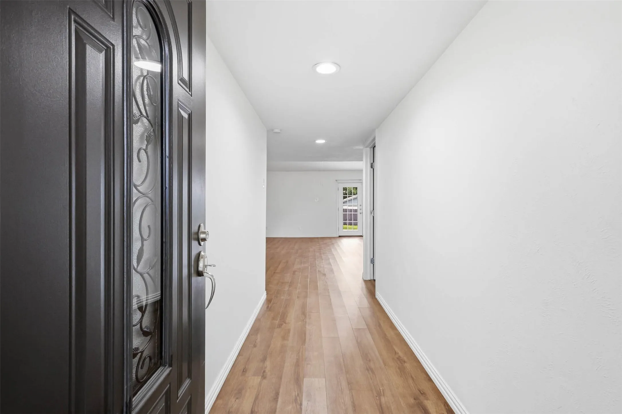 Single Family Residence For Sale in Denton County , 3122 Furneaux Lane, Carrollton, Texas 75007, 3 Bedroom, 2 Bathroom, 2 Garage spaces, 1,437 Sqft, built in 1973, mls#21303280, Real Estate Agent in Carrollton, Homes For Sale in Denton county, Homes For Sale in Carrollton, Realtor in Carrollton Texas, Real Estate Brokerage Independent Realty Texas, Luminita Cordes Realtor