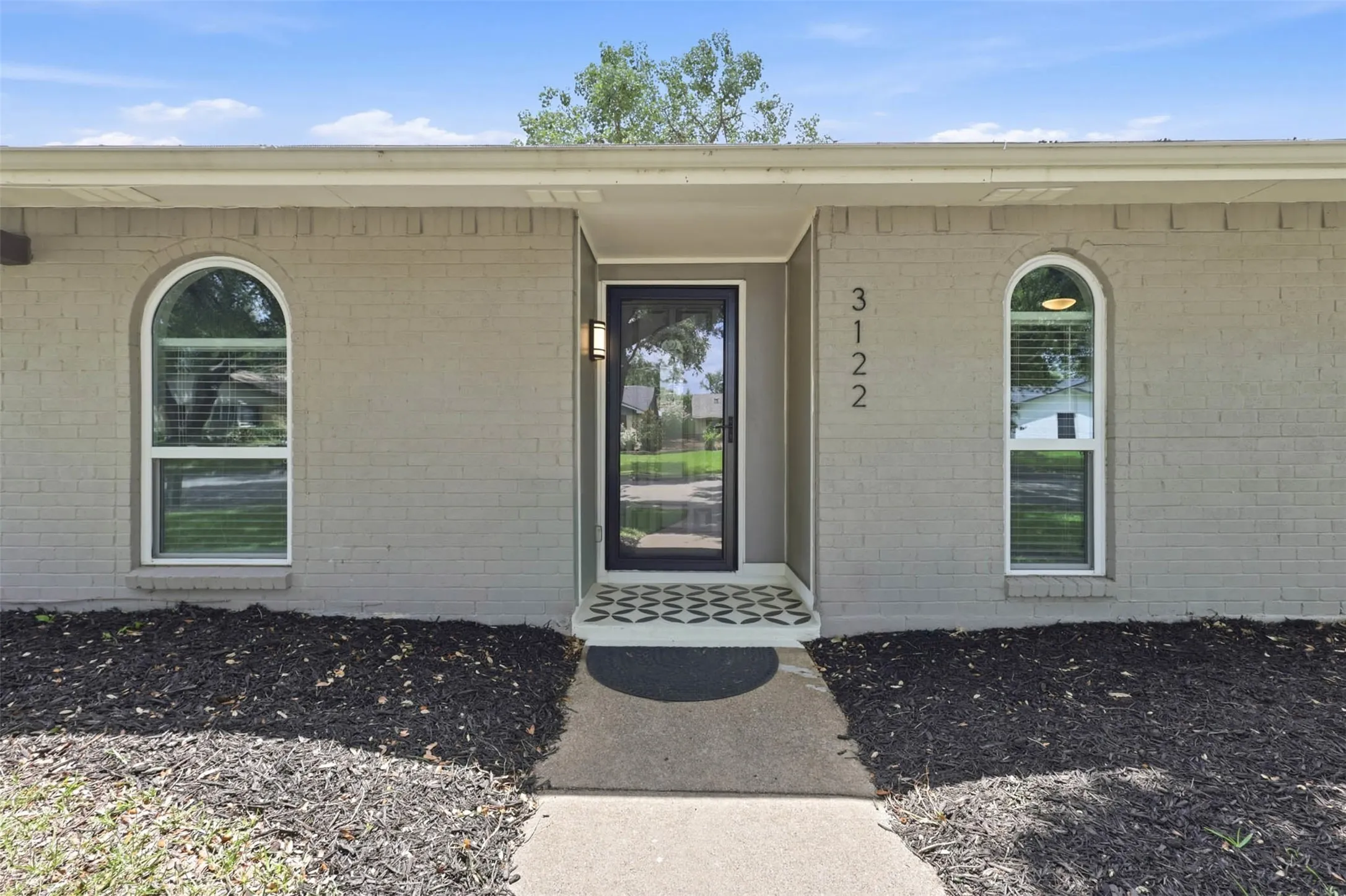 Single Family Residence For Sale in Denton County , 3122 Furneaux Lane, Carrollton, Texas 75007, 3 Bedroom, 2 Bathroom, 2 Garage spaces, 1,437 Sqft, built in 1973, mls#21303280, Real Estate Agent in Carrollton, Homes For Sale in Denton county, Homes For Sale in Carrollton, Realtor in Carrollton Texas, Real Estate Brokerage Independent Realty Texas, Luminita Cordes Realtor