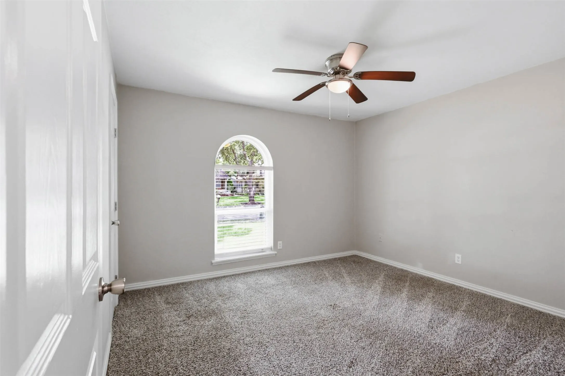 Single Family Residence For Sale in Denton County , 3122 Furneaux Lane, Carrollton, Texas 75007, 3 Bedroom, 2 Bathroom, 2 Garage spaces, 1,437 Sqft, built in 1973, mls#21303280, Real Estate Agent in Carrollton, Homes For Sale in Denton county, Homes For Sale in Carrollton, Realtor in Carrollton Texas, Real Estate Brokerage Independent Realty Texas, Luminita Cordes Realtor