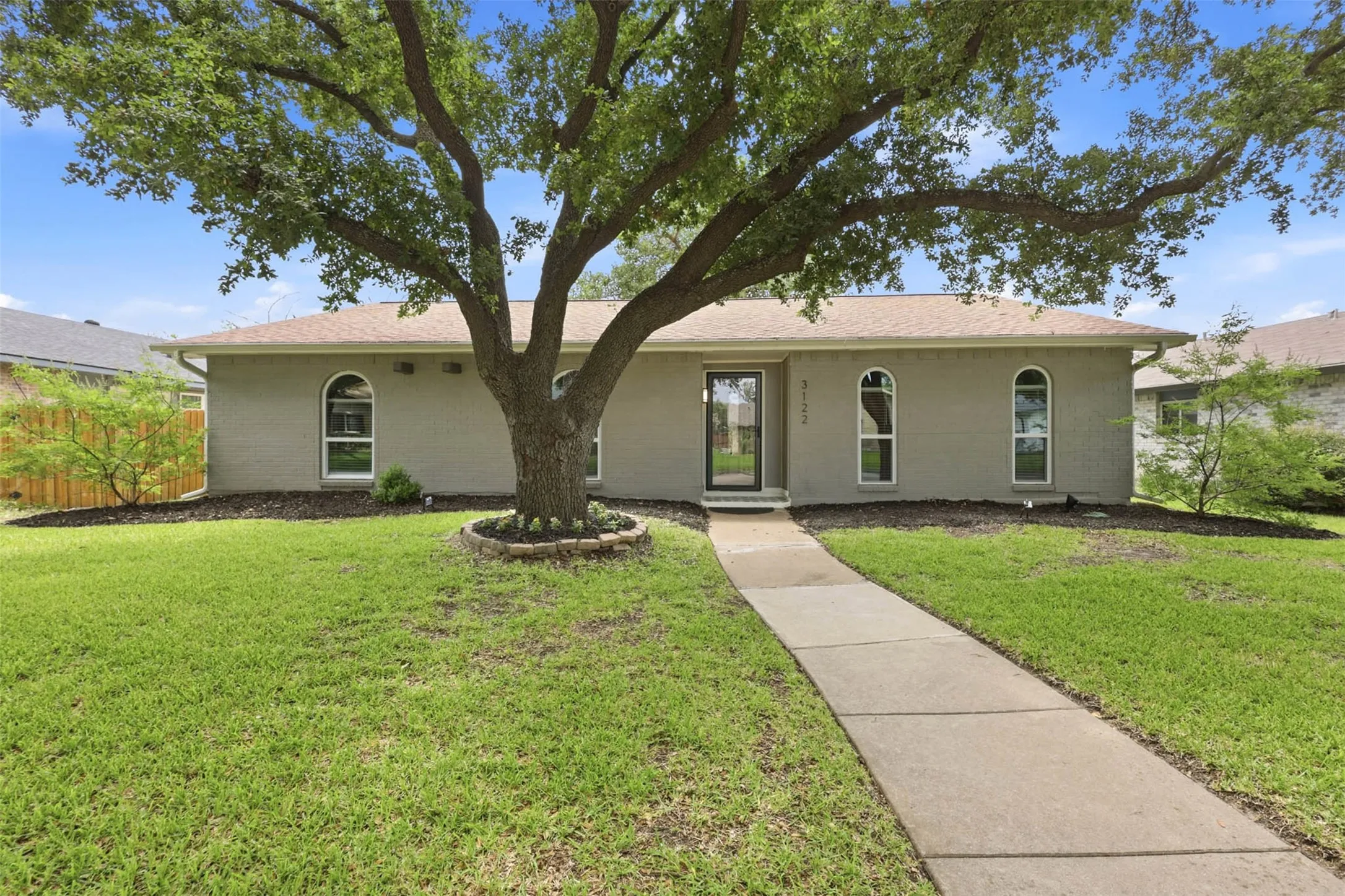 Single Family Residence For Sale in Denton County , 3122 Furneaux Lane, Carrollton, Texas 75007, 3 Bedroom, 2 Bathroom, 2 Garage spaces, 1,437 Sqft, built in 1973, mls#21303280, Real Estate Agent in Carrollton, Homes For Sale in Denton county, Homes For Sale in Carrollton, Realtor in Carrollton Texas, Real Estate Brokerage Independent Realty Texas, Luminita Cordes Realtor