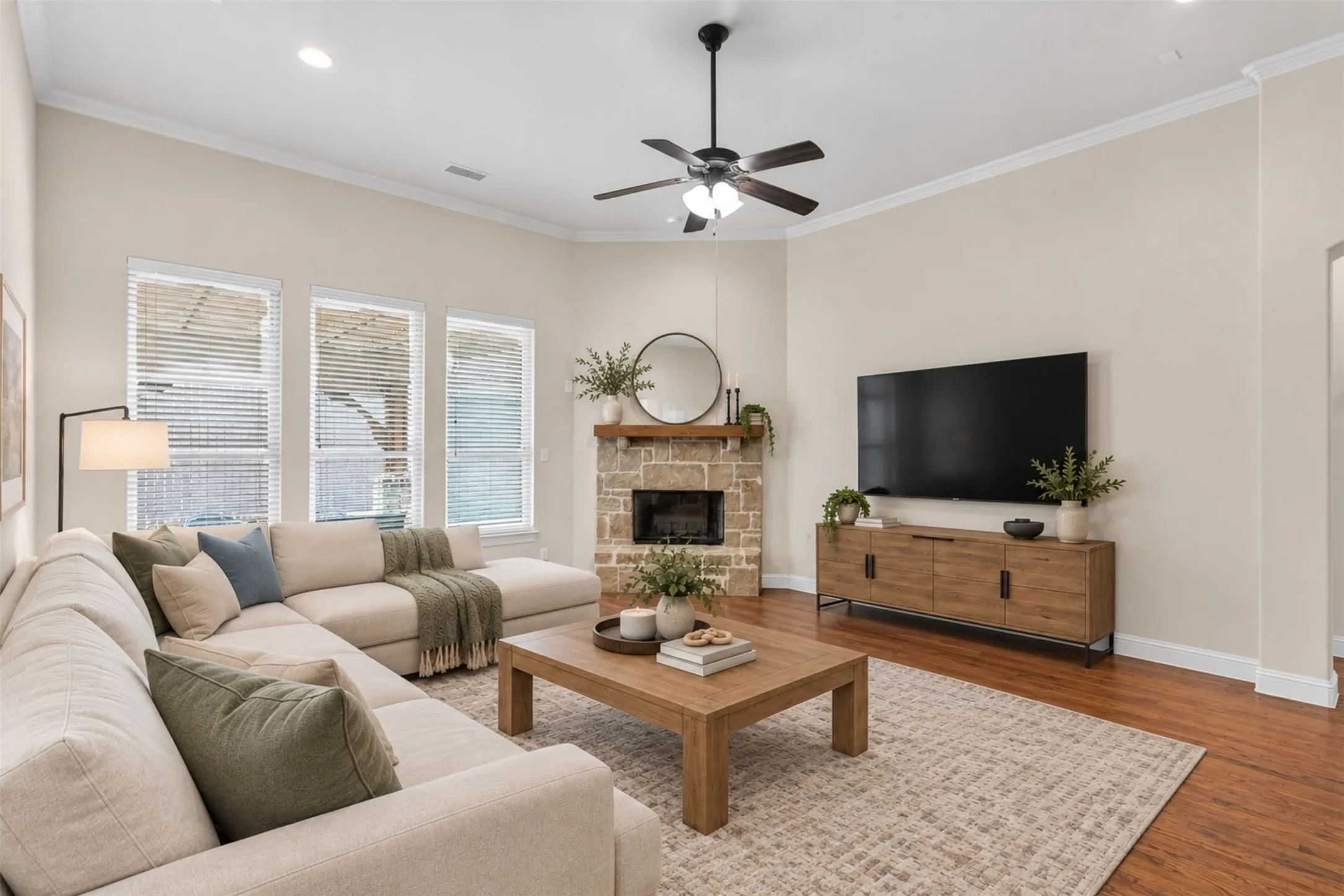 Single Family Residence For Sale in Collin County , 14888 Story Lane, Frisco, Texas 75035, 3 Bedroom, 3 Bathroom, 3 Garage spaces, 3,081 Sqft, built in 2010, mls#21297566, Real Estate Agent in Frisco, Homes For Sale in Collin county, Homes For Sale in Frisco, Realtor in Frisco Texas, Real Estate Brokerage Independent Realty Texas, Luminita Cordes Realtor
