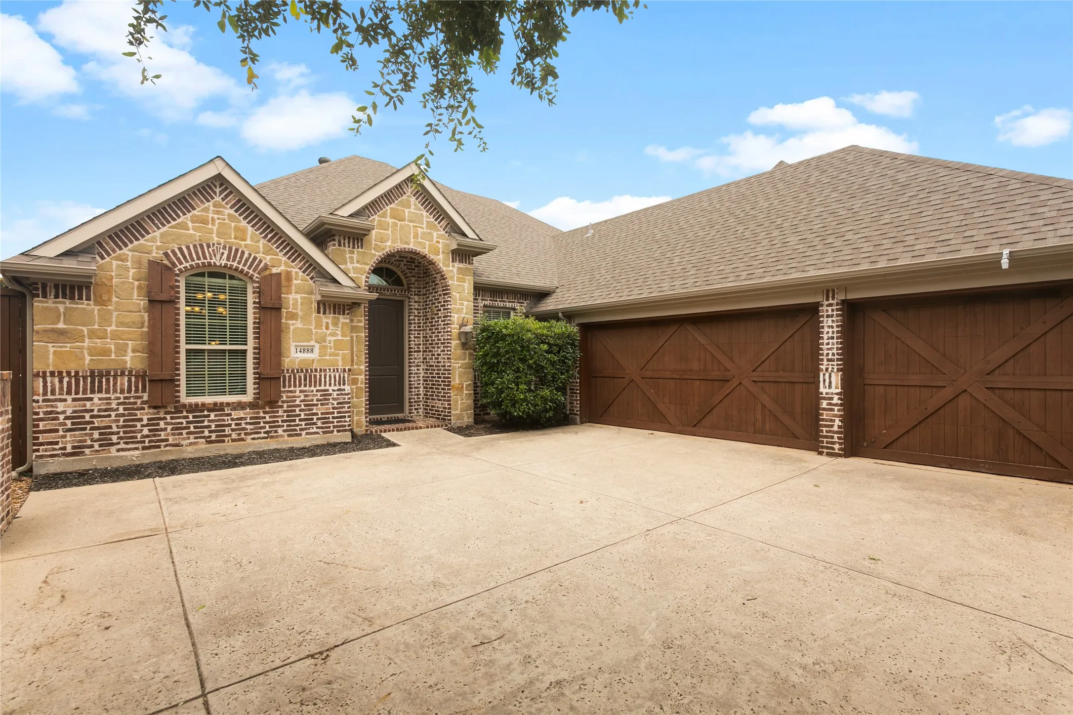 Single Family Residence For Sale in Collin County , 14888 Story Lane, Frisco, Texas 75035, 3 Bedroom, 3 Bathroom, 3 Garage spaces, 3,081 Sqft, built in 2010, mls#21297566, Real Estate Agent in Frisco, Homes For Sale in Collin county, Homes For Sale in Frisco, Realtor in Frisco Texas, Real Estate Brokerage Independent Realty Texas, Luminita Cordes Realtor