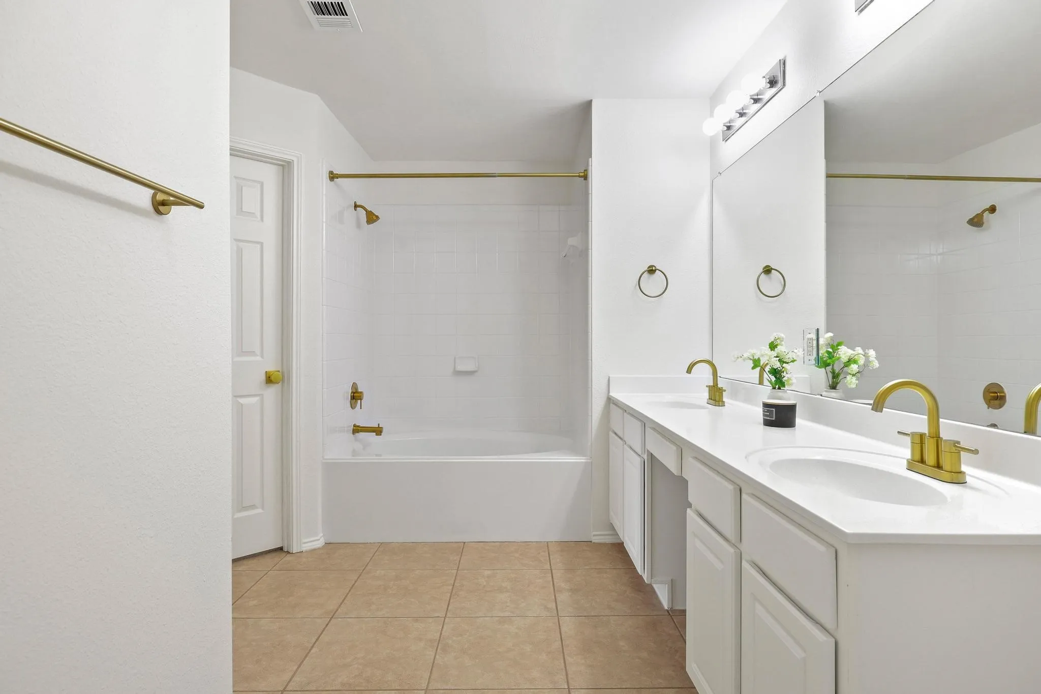 Single Family Residence For Sale in Collin County , 1204 Bayside Drive, Wylie, Texas 75098, 3 Bedroom, 2 Bathroom, 2 Garage spaces, 1,859 Sqft, built in 2002, mls#21288003, Real Estate Agent in Wylie, Homes For Sale in Collin county, Homes For Sale in Wylie, Realtor in Wylie Texas, Real Estate Brokerage Independent Realty Texas, Luminita Cordes Realtor