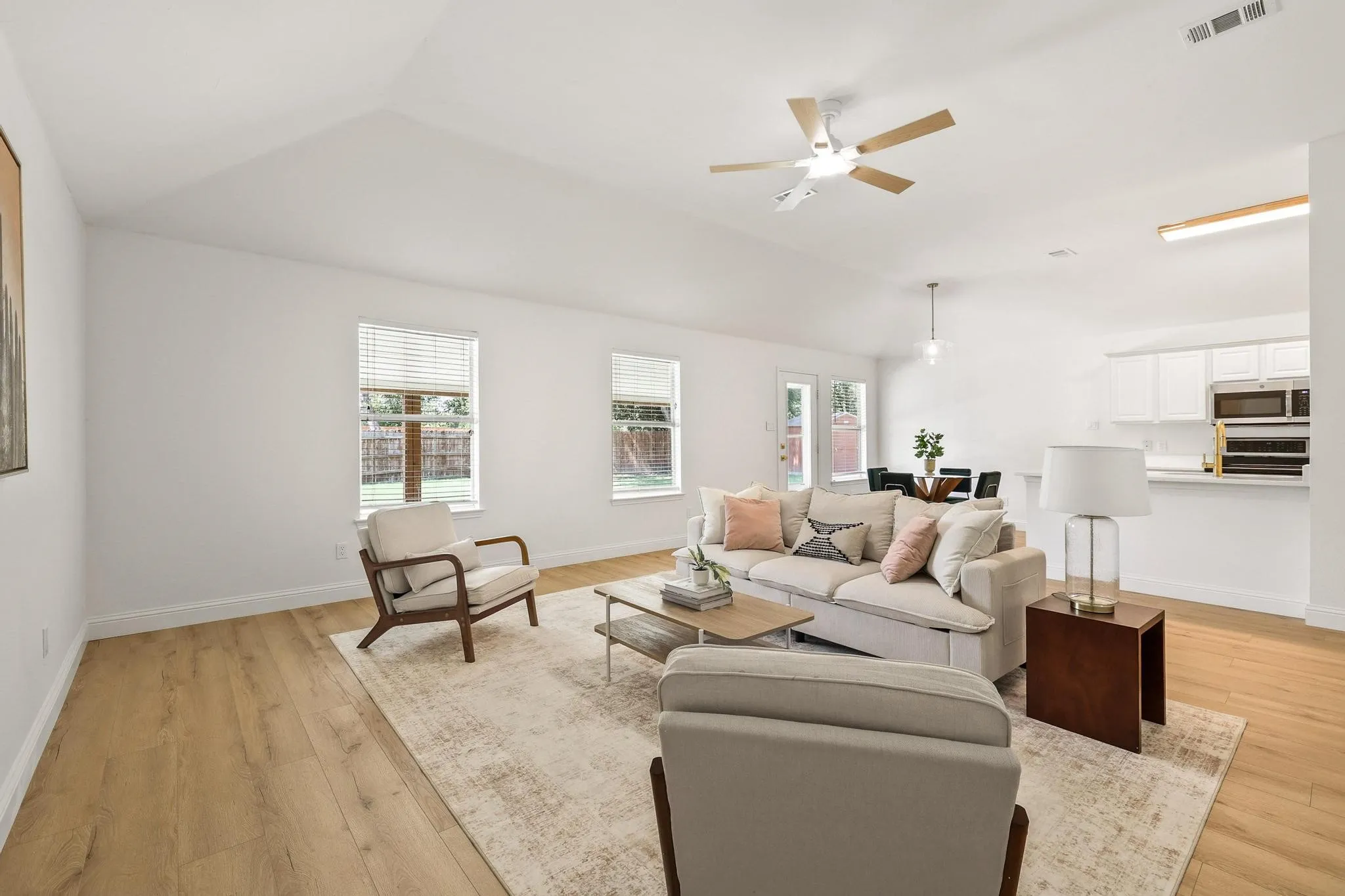 Single Family Residence For Sale in Collin County , 1204 Bayside Drive, Wylie, Texas 75098, 3 Bedroom, 2 Bathroom, 2 Garage spaces, 1,859 Sqft, built in 2002, mls#21288003, Real Estate Agent in Wylie, Homes For Sale in Collin county, Homes For Sale in Wylie, Realtor in Wylie Texas, Real Estate Brokerage Independent Realty Texas, Luminita Cordes Realtor