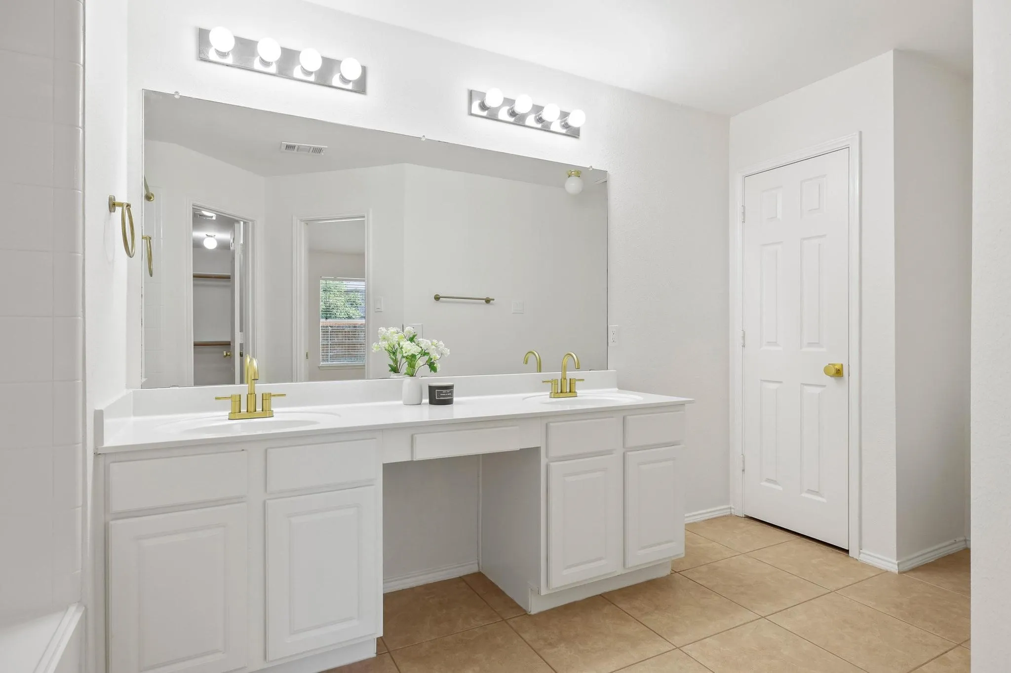 Single Family Residence For Sale in Collin County , 1204 Bayside Drive, Wylie, Texas 75098, 3 Bedroom, 2 Bathroom, 2 Garage spaces, 1,859 Sqft, built in 2002, mls#21288003, Real Estate Agent in Wylie, Homes For Sale in Collin county, Homes For Sale in Wylie, Realtor in Wylie Texas, Real Estate Brokerage Independent Realty Texas, Luminita Cordes Realtor
