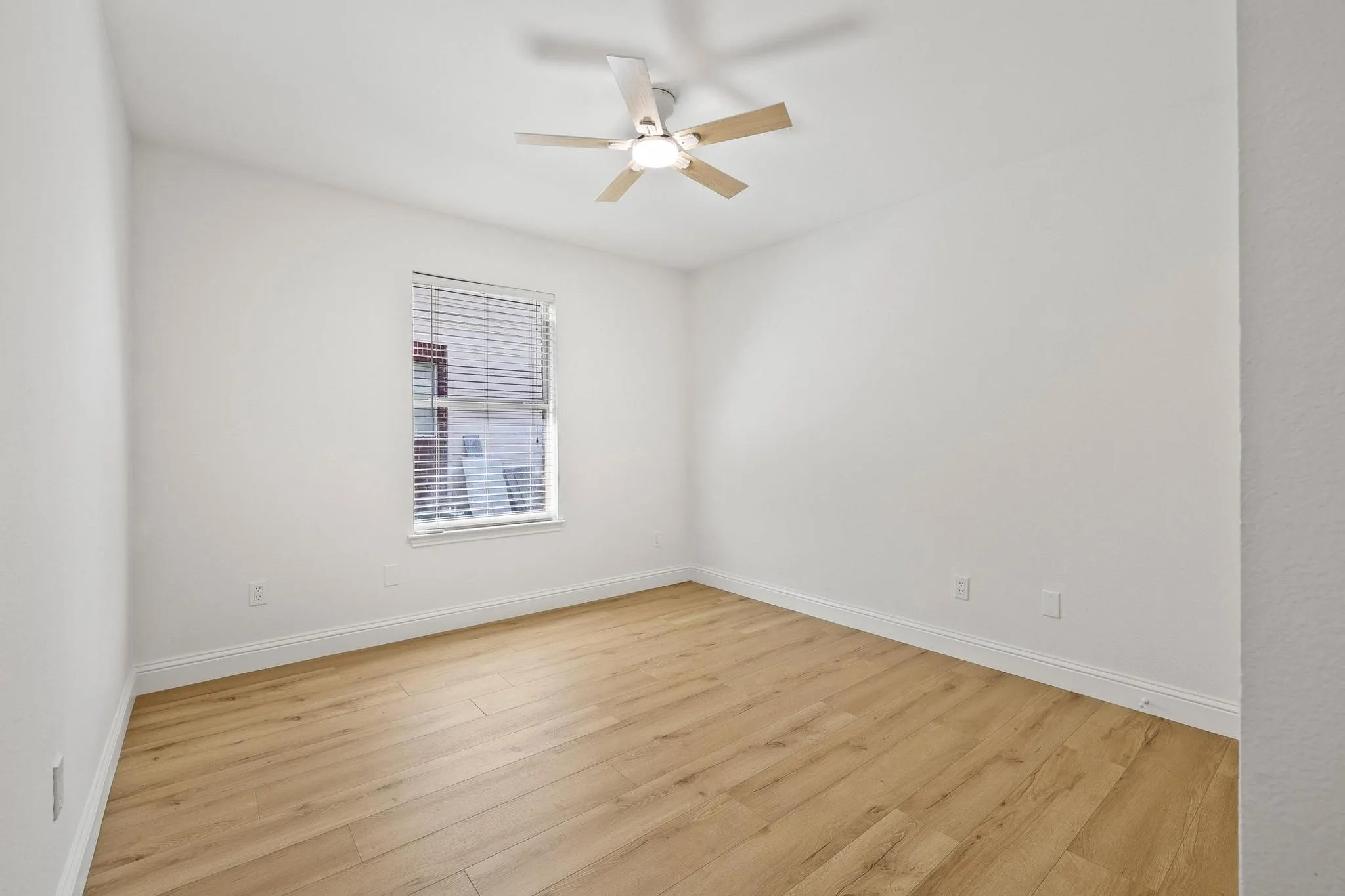 Single Family Residence For Sale in Collin County , 1204 Bayside Drive, Wylie, Texas 75098, 3 Bedroom, 2 Bathroom, 2 Garage spaces, 1,859 Sqft, built in 2002, mls#21288003, Real Estate Agent in Wylie, Homes For Sale in Collin county, Homes For Sale in Wylie, Realtor in Wylie Texas, Real Estate Brokerage Independent Realty Texas, Luminita Cordes Realtor