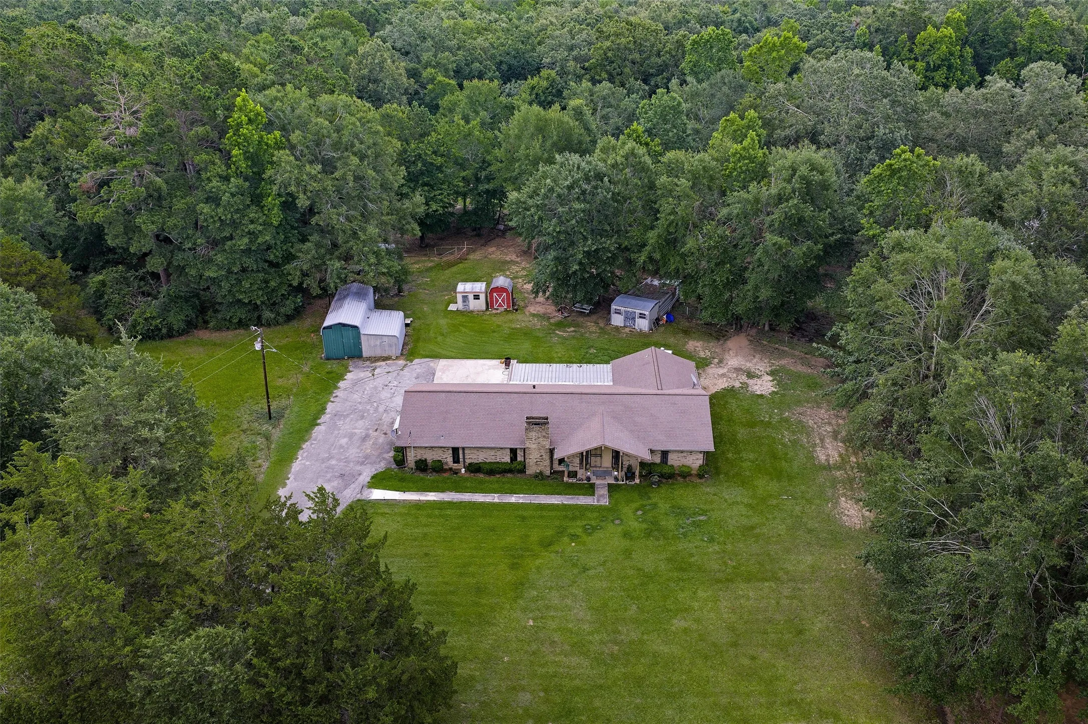 Farm For Sale in Shelby County , 4358 Fm 947, Timpson, Texas 75975, 2 Bedroom, 2 Bathroom, 2 Garage spaces, 1,778 Sqft, built in 1979, mls#21300239, Real Estate Agent in Timpson, Homes For Sale in Shelby county, Homes For Sale in Timpson, Realtor in Timpson Texas, Real Estate Brokerage Independent Realty Texas, Luminita Cordes Realtor