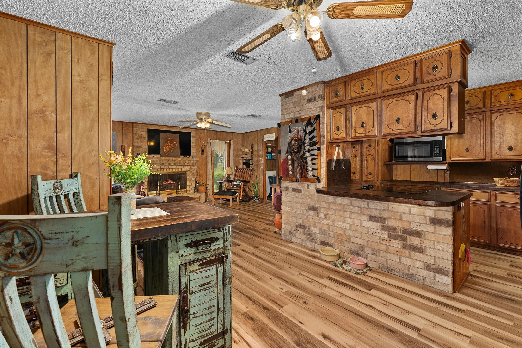 Farm For Sale in Shelby County , 4358 Fm 947, Timpson, Texas 75975, 2 Bedroom, 2 Bathroom, 2 Garage spaces, 1,778 Sqft, built in 1979, mls#21300239, Real Estate Agent in Timpson, Homes For Sale in Shelby county, Homes For Sale in Timpson, Realtor in Timpson Texas, Real Estate Brokerage Independent Realty Texas, Luminita Cordes Realtor