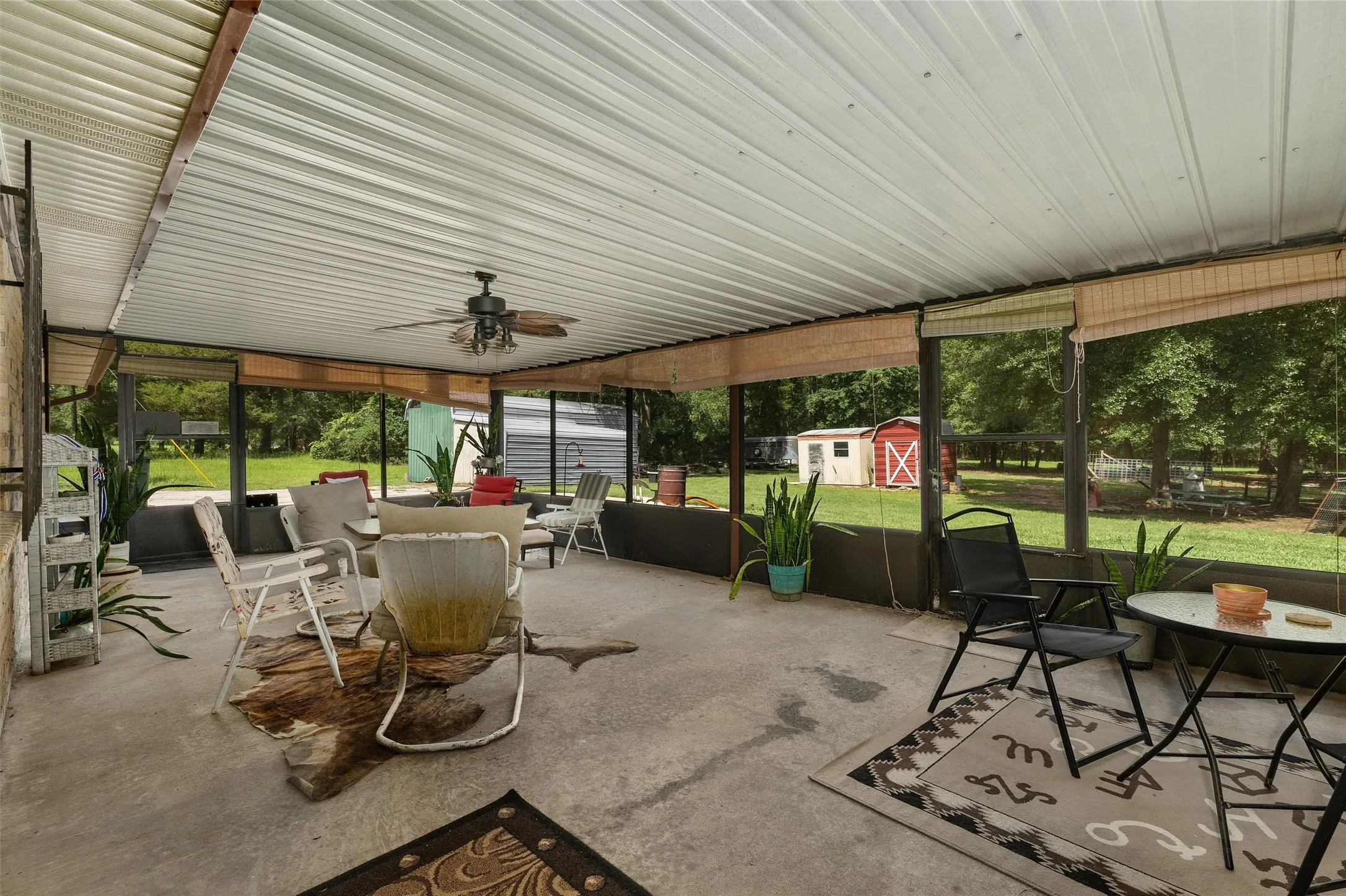 Farm For Sale in Shelby County , 4358 Fm 947, Timpson, Texas 75975, 2 Bedroom, 2 Bathroom, 2 Garage spaces, 1,778 Sqft, built in 1979, mls#21300239, Real Estate Agent in Timpson, Homes For Sale in Shelby county, Homes For Sale in Timpson, Realtor in Timpson Texas, Real Estate Brokerage Independent Realty Texas, Luminita Cordes Realtor