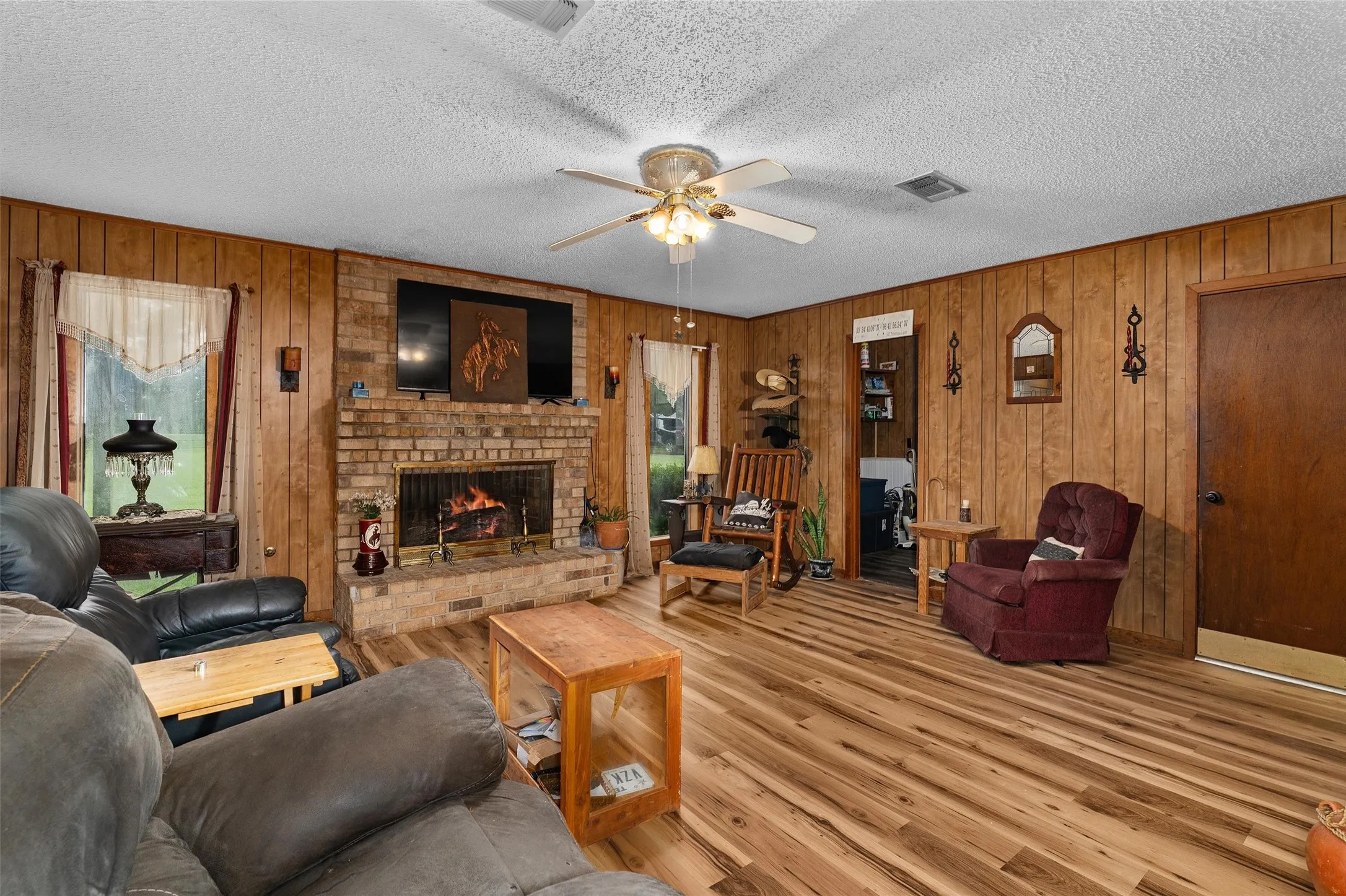 Farm For Sale in Shelby County , 4358 Fm 947, Timpson, Texas 75975, 2 Bedroom, 2 Bathroom, 2 Garage spaces, 1,778 Sqft, built in 1979, mls#21300239, Real Estate Agent in Timpson, Homes For Sale in Shelby county, Homes For Sale in Timpson, Realtor in Timpson Texas, Real Estate Brokerage Independent Realty Texas, Luminita Cordes Realtor