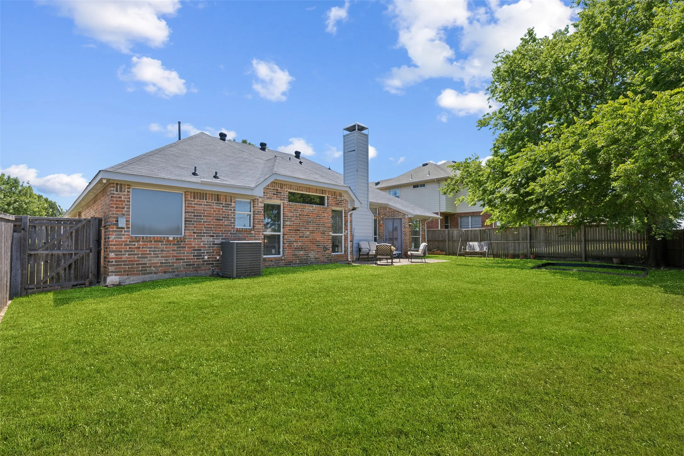 Single Family Residence For Sale in Collin County , 400 Sparrow Hawk, Mc Kinney, Texas 75072, 4 Bedrooms, 3 Bathrooms, 2 Garage spaces, 2,327 Sqft, built in 1998, Price $485,000, mls#21300244, Real Estate Agent in Mc Kinney, Homes For Sale in Collin county, Homes For Sale in Mc Kinney, Realtor in Mc Kinney Texas, Real Estate Brokerage Independent Realty Texas, Luminita Cordes Realtor
