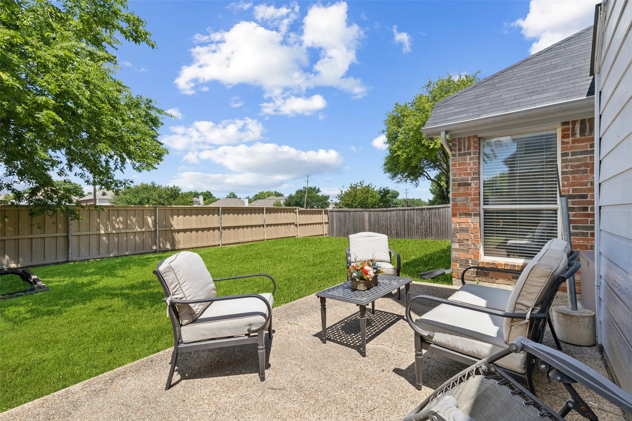 Single Family Residence For Sale in Collin County , 400 Sparrow Hawk, Mc Kinney, Texas 75072, 4 Bedrooms, 3 Bathrooms, 2 Garage spaces, 2,327 Sqft, built in 1998, Price $485,000, mls#21300244, Real Estate Agent in Mc Kinney, Homes For Sale in Collin county, Homes For Sale in Mc Kinney, Realtor in Mc Kinney Texas, Real Estate Brokerage Independent Realty Texas, Luminita Cordes Realtor