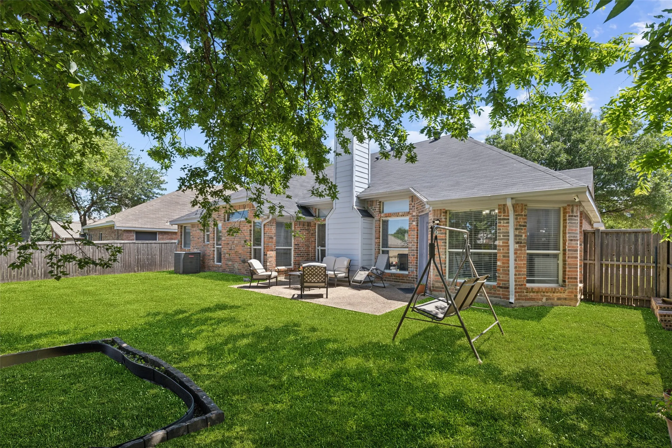 Single Family Residence For Sale in Collin County , 400 Sparrow Hawk, Mc Kinney, Texas 75072, 4 Bedrooms, 3 Bathrooms, 2 Garage spaces, 2,327 Sqft, built in 1998, Price $485,000, mls#21300244, Real Estate Agent in Mc Kinney, Homes For Sale in Collin county, Homes For Sale in Mc Kinney, Realtor in Mc Kinney Texas, Real Estate Brokerage Independent Realty Texas, Luminita Cordes Realtor