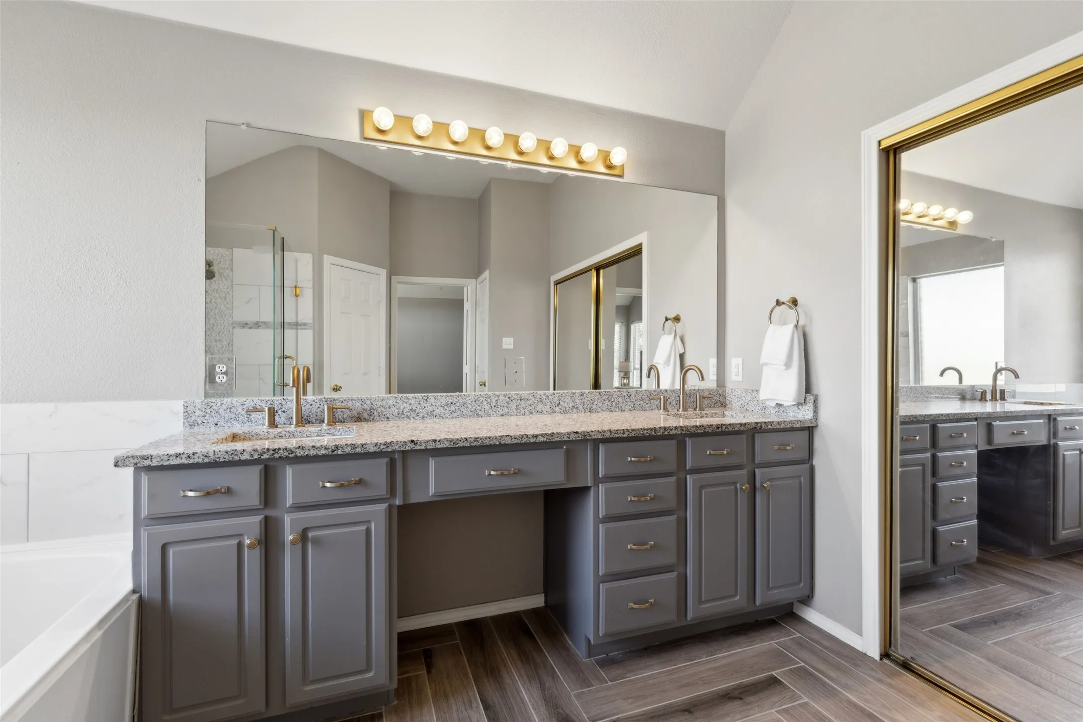Single Family Residence For Sale in Collin County , 400 Sparrow Hawk, Mc Kinney, Texas 75072, 4 Bedrooms, 3 Bathrooms, 2 Garage spaces, 2,327 Sqft, built in 1998, Price $485,000, mls#21300244, Real Estate Agent in Mc Kinney, Homes For Sale in Collin county, Homes For Sale in Mc Kinney, Realtor in Mc Kinney Texas, Real Estate Brokerage Independent Realty Texas, Luminita Cordes Realtor