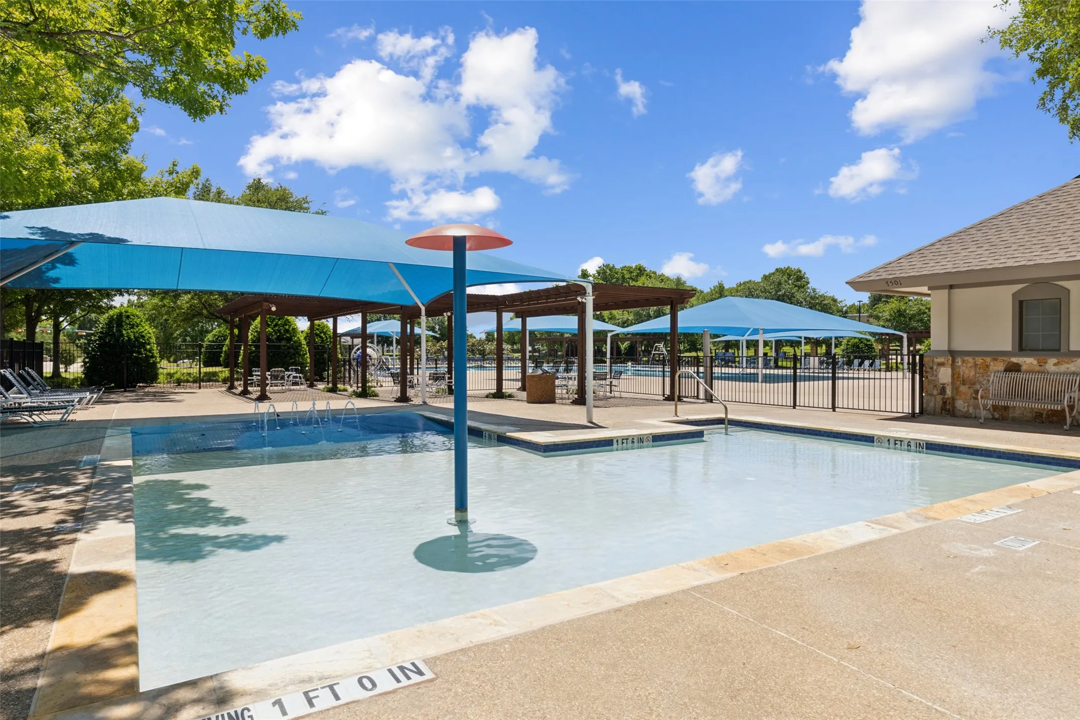 Single Family Residence For Sale in Collin County , 400 Sparrow Hawk, Mc Kinney, Texas 75072, 4 Bedrooms, 3 Bathrooms, 2 Garage spaces, 2,327 Sqft, built in 1998, Price $485,000, mls#21300244, Real Estate Agent in Mc Kinney, Homes For Sale in Collin county, Homes For Sale in Mc Kinney, Realtor in Mc Kinney Texas, Real Estate Brokerage Independent Realty Texas, Luminita Cordes Realtor