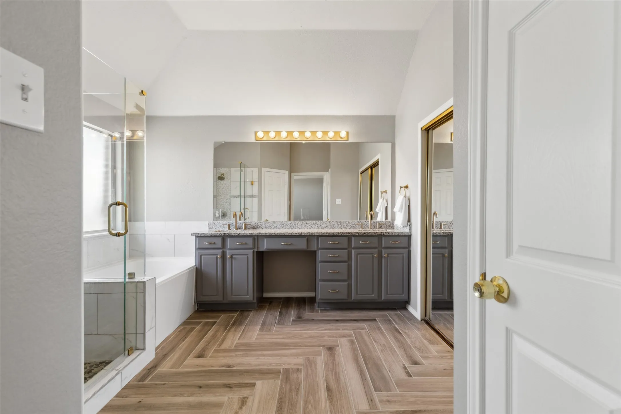 Single Family Residence For Sale in Collin County , 400 Sparrow Hawk, Mc Kinney, Texas 75072, 4 Bedrooms, 3 Bathrooms, 2 Garage spaces, 2,327 Sqft, built in 1998, Price $485,000, mls#21300244, Real Estate Agent in Mc Kinney, Homes For Sale in Collin county, Homes For Sale in Mc Kinney, Realtor in Mc Kinney Texas, Real Estate Brokerage Independent Realty Texas, Luminita Cordes Realtor