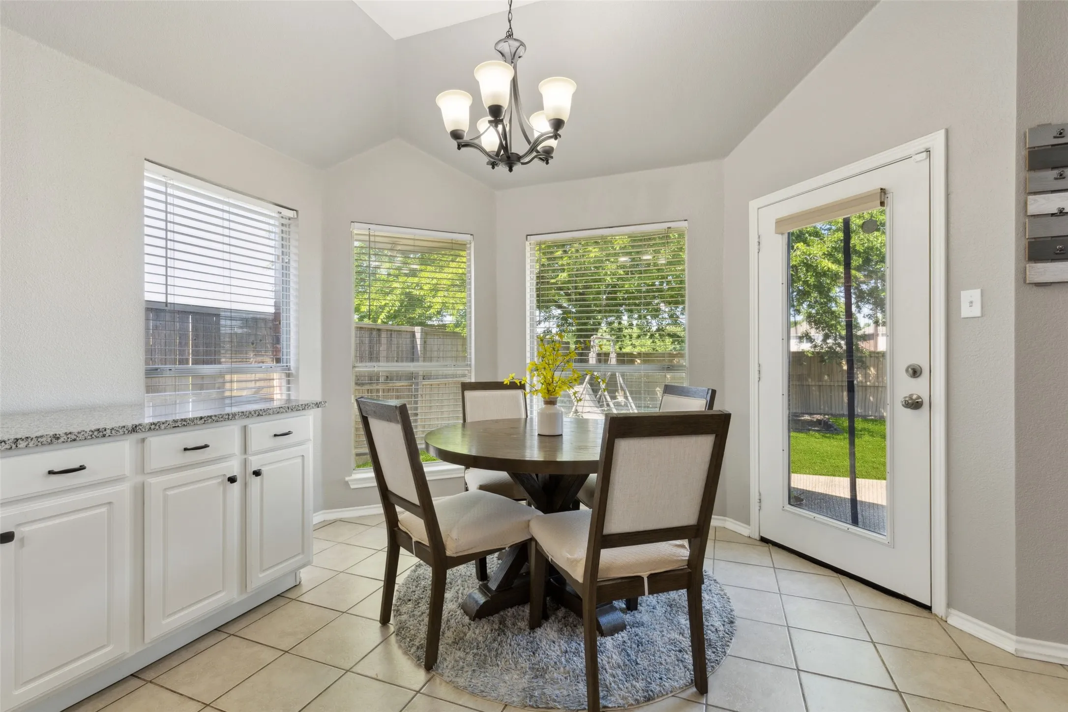 Single Family Residence For Sale in Collin County , 400 Sparrow Hawk, Mc Kinney, Texas 75072, 4 Bedrooms, 3 Bathrooms, 2 Garage spaces, 2,327 Sqft, built in 1998, Price $485,000, mls#21300244, Real Estate Agent in Mc Kinney, Homes For Sale in Collin county, Homes For Sale in Mc Kinney, Realtor in Mc Kinney Texas, Real Estate Brokerage Independent Realty Texas, Luminita Cordes Realtor