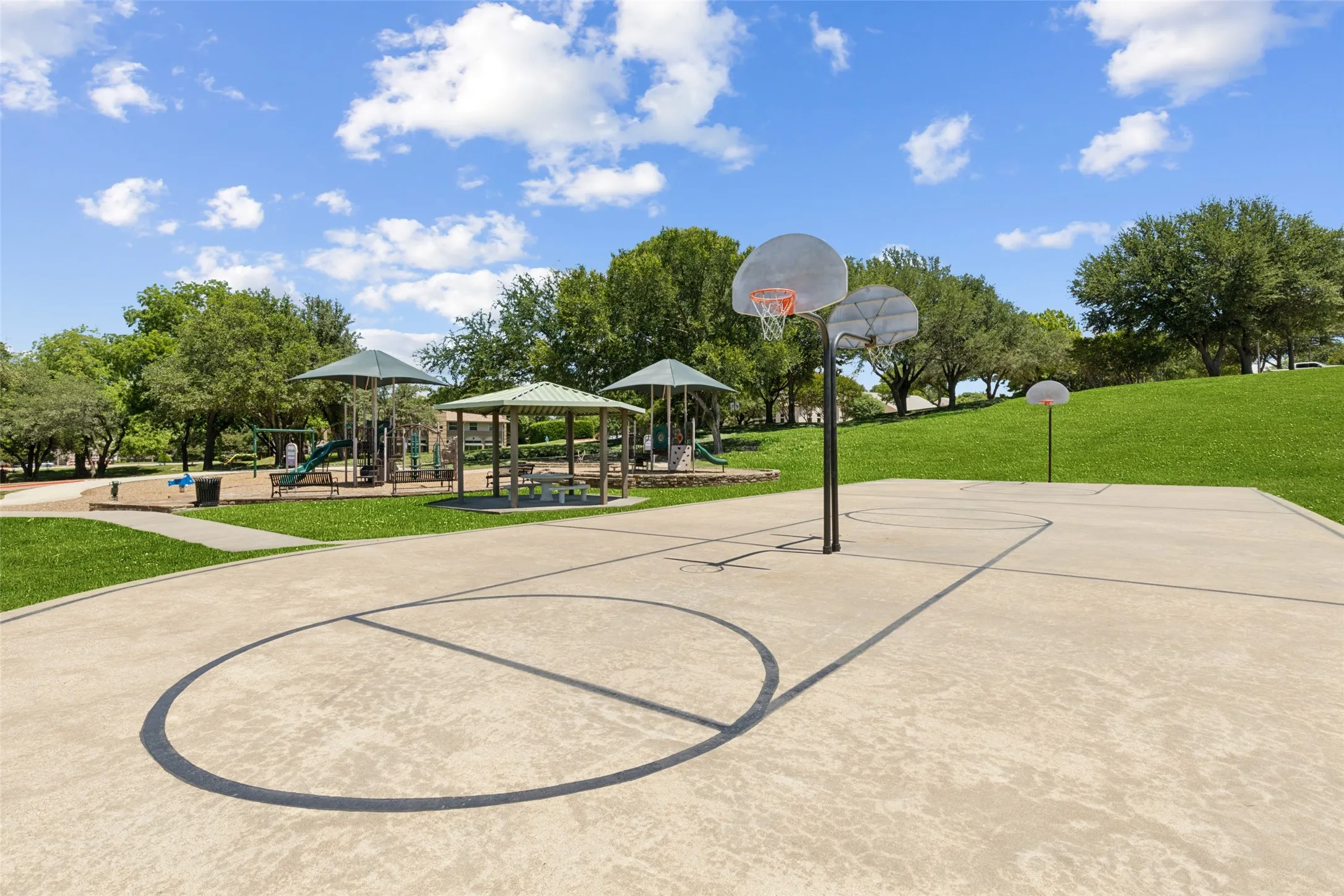 Single Family Residence For Sale in Collin County , 400 Sparrow Hawk, Mc Kinney, Texas 75072, 4 Bedrooms, 3 Bathrooms, 2 Garage spaces, 2,327 Sqft, built in 1998, Price $485,000, mls#21300244, Real Estate Agent in Mc Kinney, Homes For Sale in Collin county, Homes For Sale in Mc Kinney, Realtor in Mc Kinney Texas, Real Estate Brokerage Independent Realty Texas, Luminita Cordes Realtor