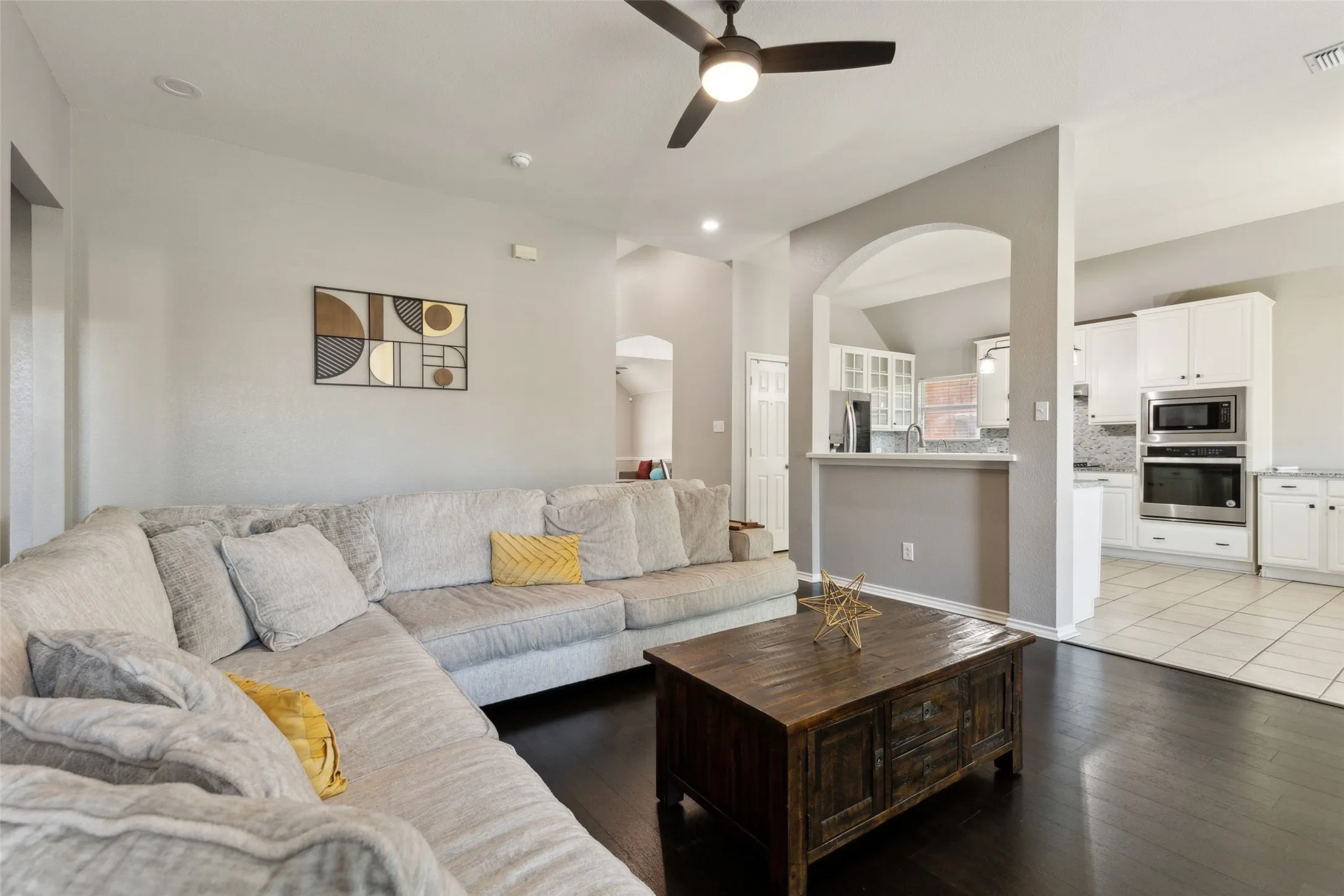 Single Family Residence For Sale in Collin County , 400 Sparrow Hawk, Mc Kinney, Texas 75072, 4 Bedrooms, 3 Bathrooms, 2 Garage spaces, 2,327 Sqft, built in 1998, Price $485,000, mls#21300244, Real Estate Agent in Mc Kinney, Homes For Sale in Collin county, Homes For Sale in Mc Kinney, Realtor in Mc Kinney Texas, Real Estate Brokerage Independent Realty Texas, Luminita Cordes Realtor