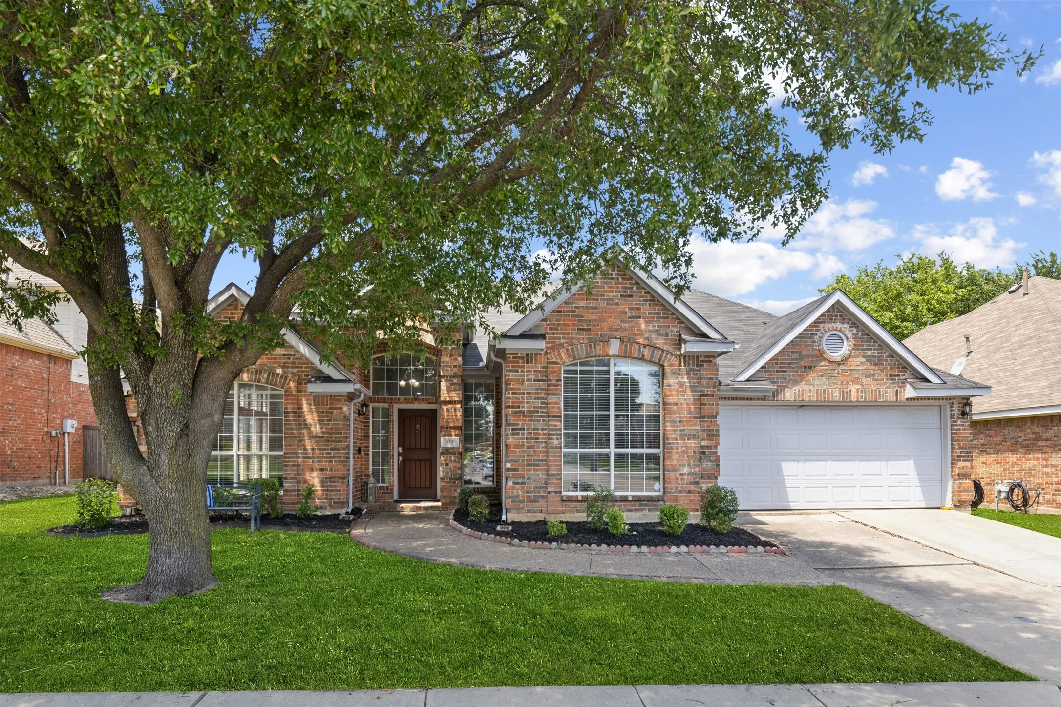 Single Family Residence For Sale in Collin County , 400 Sparrow Hawk, Mc Kinney, Texas 75072, 4 Bedrooms, 3 Bathrooms, 2 Garage spaces, 2,327 Sqft, built in 1998, Price $485,000, mls#21300244, Real Estate Agent in Mc Kinney, Homes For Sale in Collin county, Homes For Sale in Mc Kinney, Realtor in Mc Kinney Texas, Real Estate Brokerage Independent Realty Texas, Luminita Cordes Realtor