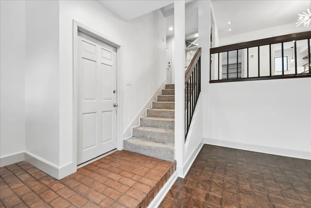 Townhouse For Rent in Dallas County , 3618 Gillespie Street 108, Dallas, Texas 75219, 3 Bedroom, 3 Bathroom, Garage spaces, 1,835 Sqft, built in 1975, mls#21305356, Real Estate Agent in Dallas, Homes For Rent in Dallas county, Homes For Rent in Dallas, Realtor in Dallas Texas, Real Estate Brokerage Independent Realty Texas, Luminita Cordes Realtor