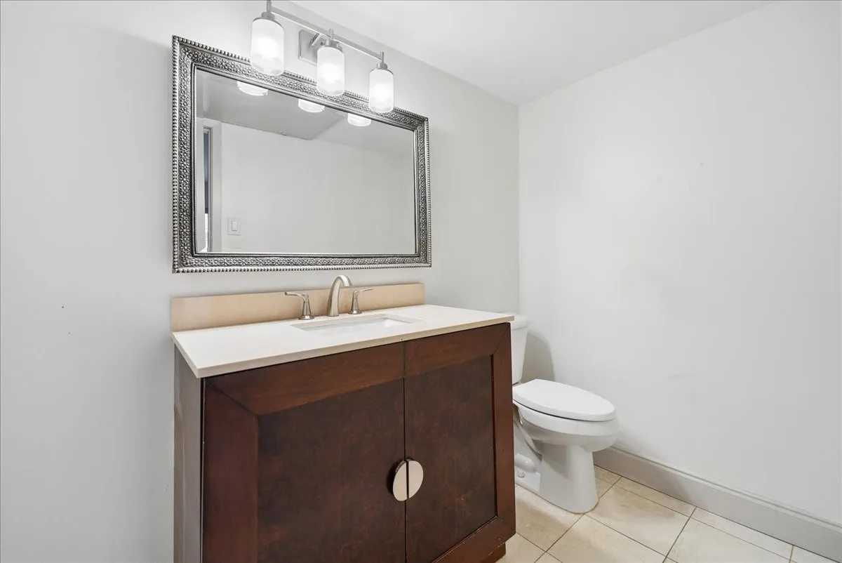 Townhouse For Rent in Dallas County , 3618 Gillespie Street 108, Dallas, Texas 75219, 3 Bedroom, 3 Bathroom, Garage spaces, 1,835 Sqft, built in 1975, mls#21305356, Real Estate Agent in Dallas, Homes For Rent in Dallas county, Homes For Rent in Dallas, Realtor in Dallas Texas, Real Estate Brokerage Independent Realty Texas, Luminita Cordes Realtor