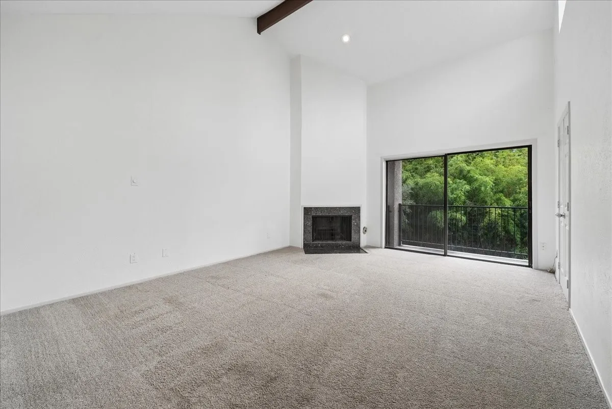 Townhouse For Rent in Dallas County , 3618 Gillespie Street 108, Dallas, Texas 75219, 3 Bedroom, 3 Bathroom, Garage spaces, 1,835 Sqft, built in 1975, mls#21305356, Real Estate Agent in Dallas, Homes For Rent in Dallas county, Homes For Rent in Dallas, Realtor in Dallas Texas, Real Estate Brokerage Independent Realty Texas, Luminita Cordes Realtor