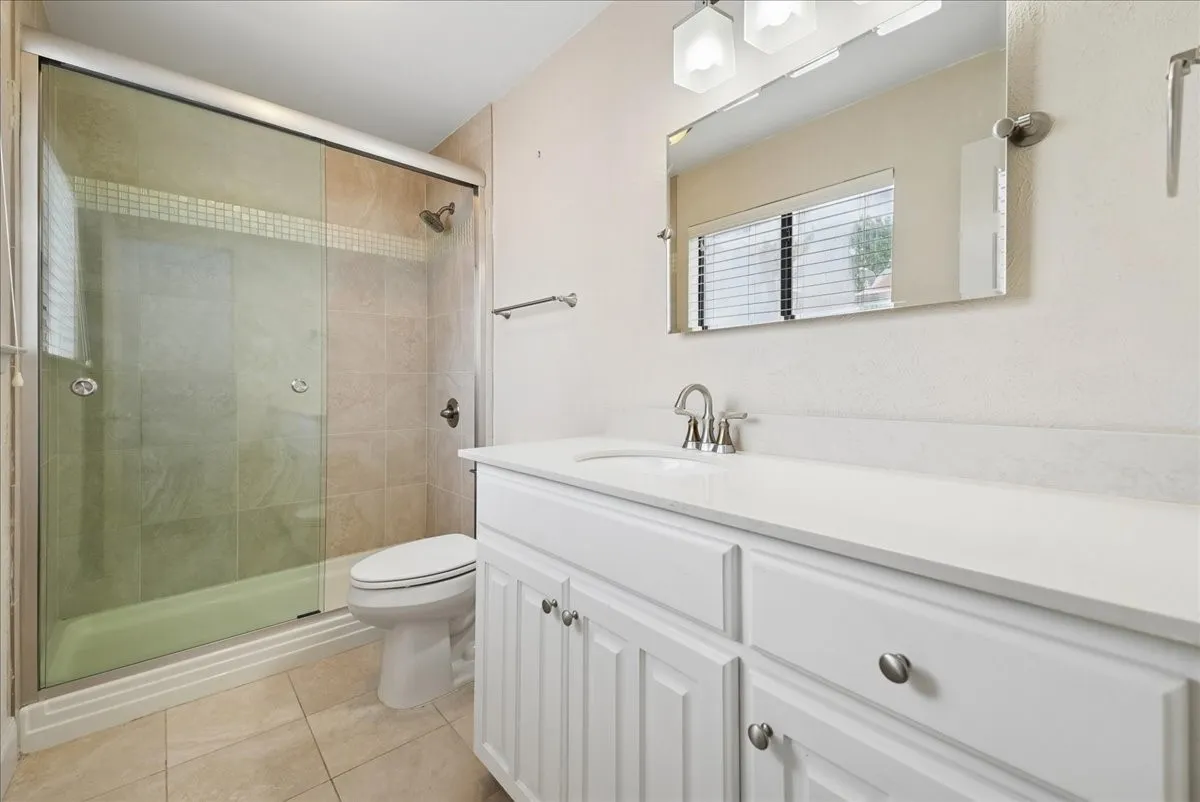 Townhouse For Rent in Dallas County , 3618 Gillespie Street 108, Dallas, Texas 75219, 3 Bedroom, 3 Bathroom, Garage spaces, 1,835 Sqft, built in 1975, mls#21305356, Real Estate Agent in Dallas, Homes For Rent in Dallas county, Homes For Rent in Dallas, Realtor in Dallas Texas, Real Estate Brokerage Independent Realty Texas, Luminita Cordes Realtor