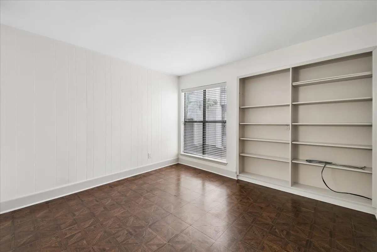 Townhouse For Rent in Dallas County , 3618 Gillespie Street 108, Dallas, Texas 75219, 3 Bedroom, 3 Bathroom, Garage spaces, 1,835 Sqft, built in 1975, mls#21305356, Real Estate Agent in Dallas, Homes For Rent in Dallas county, Homes For Rent in Dallas, Realtor in Dallas Texas, Real Estate Brokerage Independent Realty Texas, Luminita Cordes Realtor