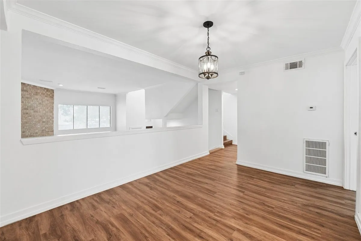 Townhouse For Rent in Dallas County , 3618 Gillespie Street 102, Dallas, Texas 75219, 3 Bedroom, 3 Bathroom, 2 Garage spaces, 1,835 Sqft, built in 1975, mls#21306204, Real Estate Agent in Dallas, Homes For Rent in Dallas county, Homes For Rent in Dallas, Realtor in Dallas Texas, Real Estate Brokerage Independent Realty Texas, Luminita Cordes Realtor