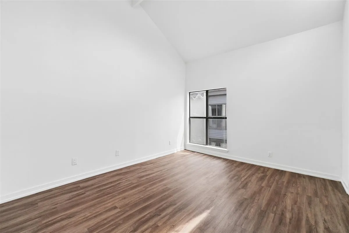 Townhouse For Rent in Dallas County , 3618 Gillespie Street 102, Dallas, Texas 75219, 3 Bedroom, 3 Bathroom, 2 Garage spaces, 1,835 Sqft, built in 1975, mls#21306204, Real Estate Agent in Dallas, Homes For Rent in Dallas county, Homes For Rent in Dallas, Realtor in Dallas Texas, Real Estate Brokerage Independent Realty Texas, Luminita Cordes Realtor
