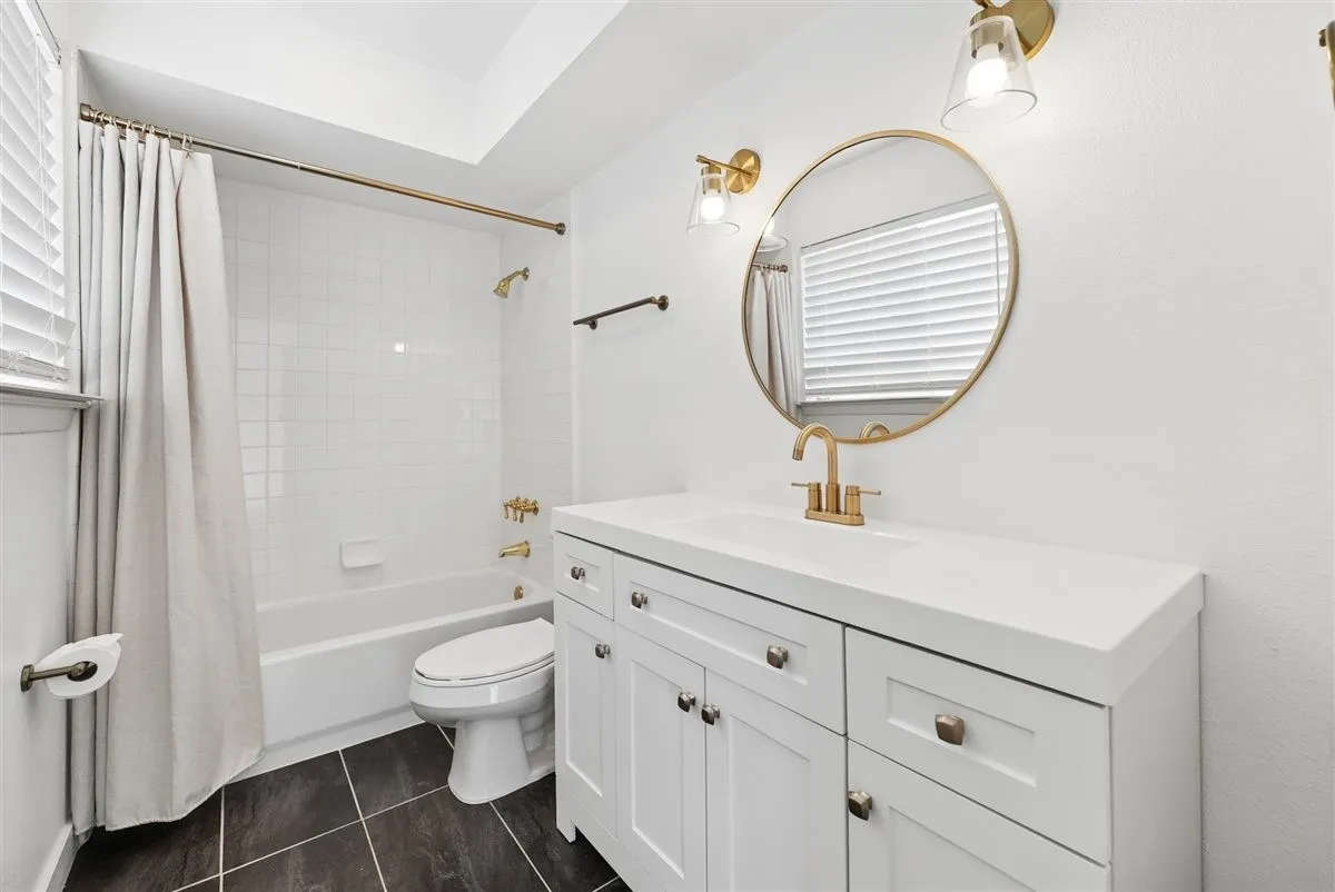Townhouse For Rent in Dallas County , 3618 Gillespie Street 102, Dallas, Texas 75219, 3 Bedroom, 3 Bathroom, 2 Garage spaces, 1,835 Sqft, built in 1975, mls#21306204, Real Estate Agent in Dallas, Homes For Rent in Dallas county, Homes For Rent in Dallas, Realtor in Dallas Texas, Real Estate Brokerage Independent Realty Texas, Luminita Cordes Realtor