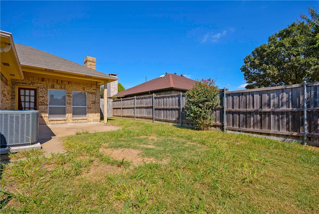 Duplex For Rent in Collin County , 1104 Wimbledon Lane, Plano, Texas 75075, 3 Bedroom, 2 Bathroom, 2 Garage spaces, 1,714 Sqft, built in 1984, mls#21305740, Real Estate Agent in Plano, Homes For Rent in Collin county, Homes For Rent in Plano, Realtor in Plano Texas, Real Estate Brokerage Independent Realty Texas, Luminita Cordes Realtor